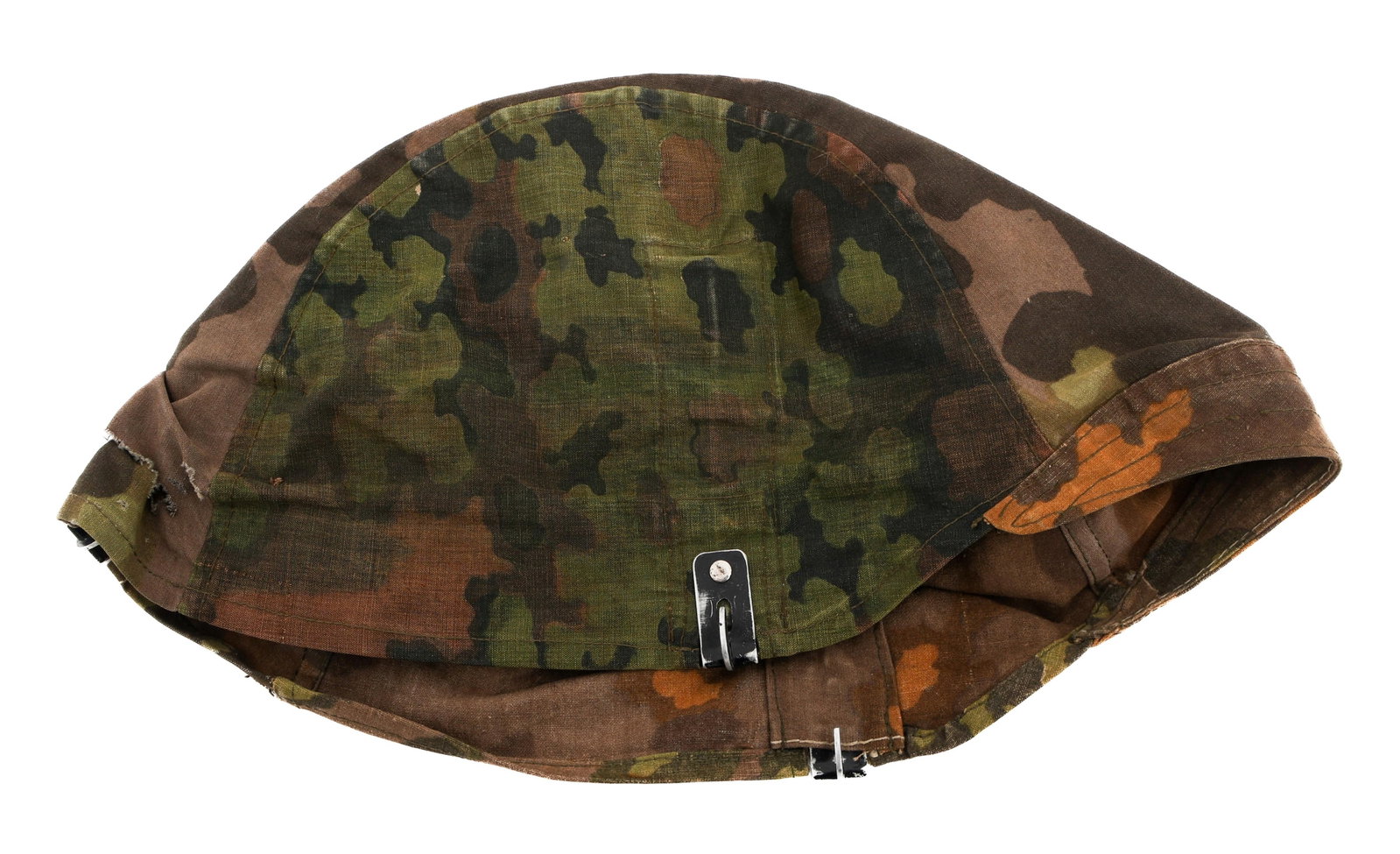 WWII GERMAN WAFFEN-SS OAK LEAF A & B HELMET COVER: WWII GERMAN WAFFEN-SS OAK LEAF A & B HELMET COVER WWII German Waffen-SS Camouflage Type I Reversible Helmet Cover. Multi-camo including Plane Tree and Oak Leaf. Black painted, aluminum rocker clips wi