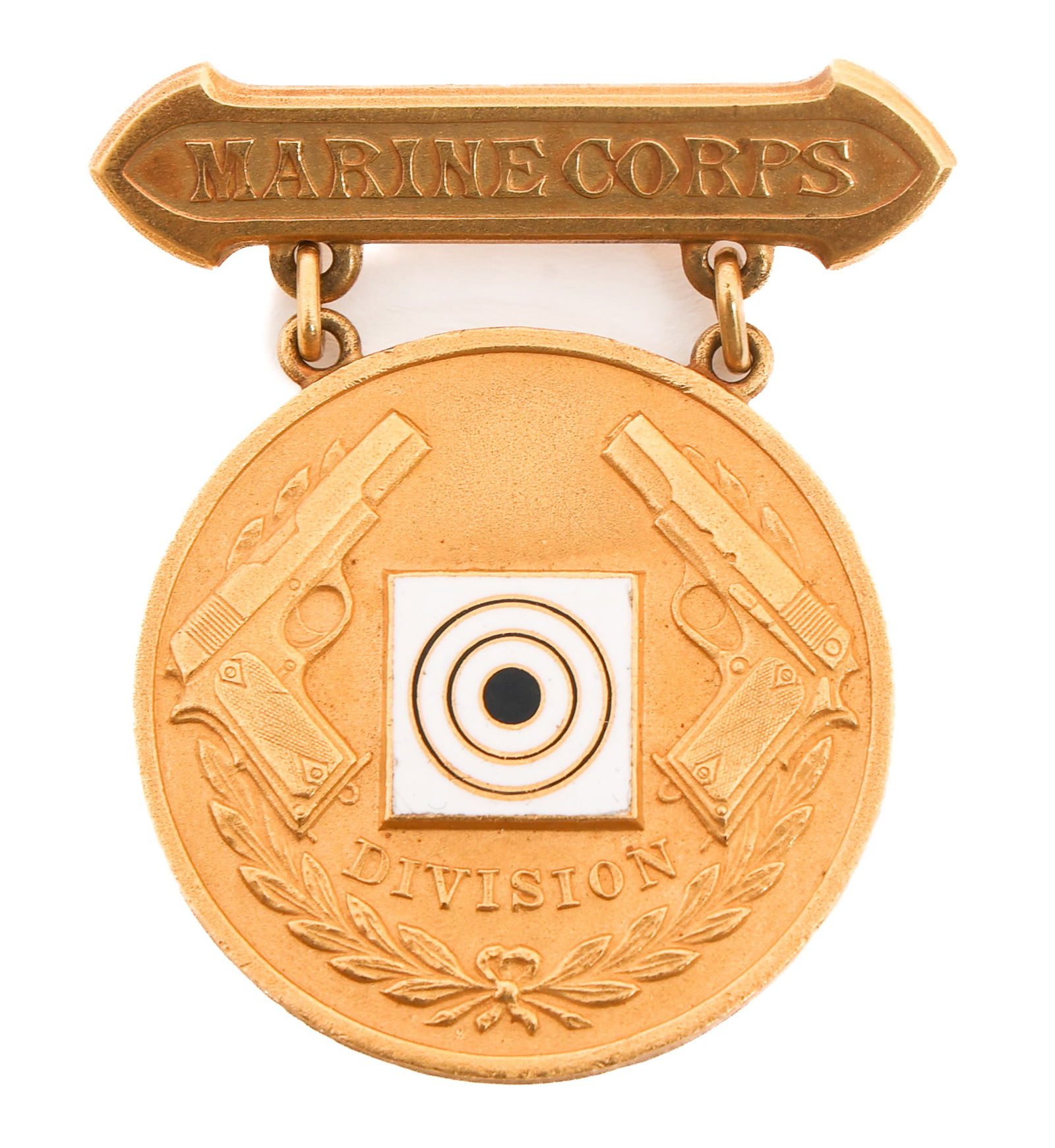 1957 USMC PISTOL MARKSMANSHIP BADGE IN 18K GOLD: 1957 USMC PISTOL MARKSMANSHIP BADGE IN 18K GOLD 1957 US Marine Corps Pistol Marksmanship Competition Badge. "TSgt Roy C. Clay 1957" etched on the reverse. 18k gold. Weight: 36g Provenance: Lifetime Mi