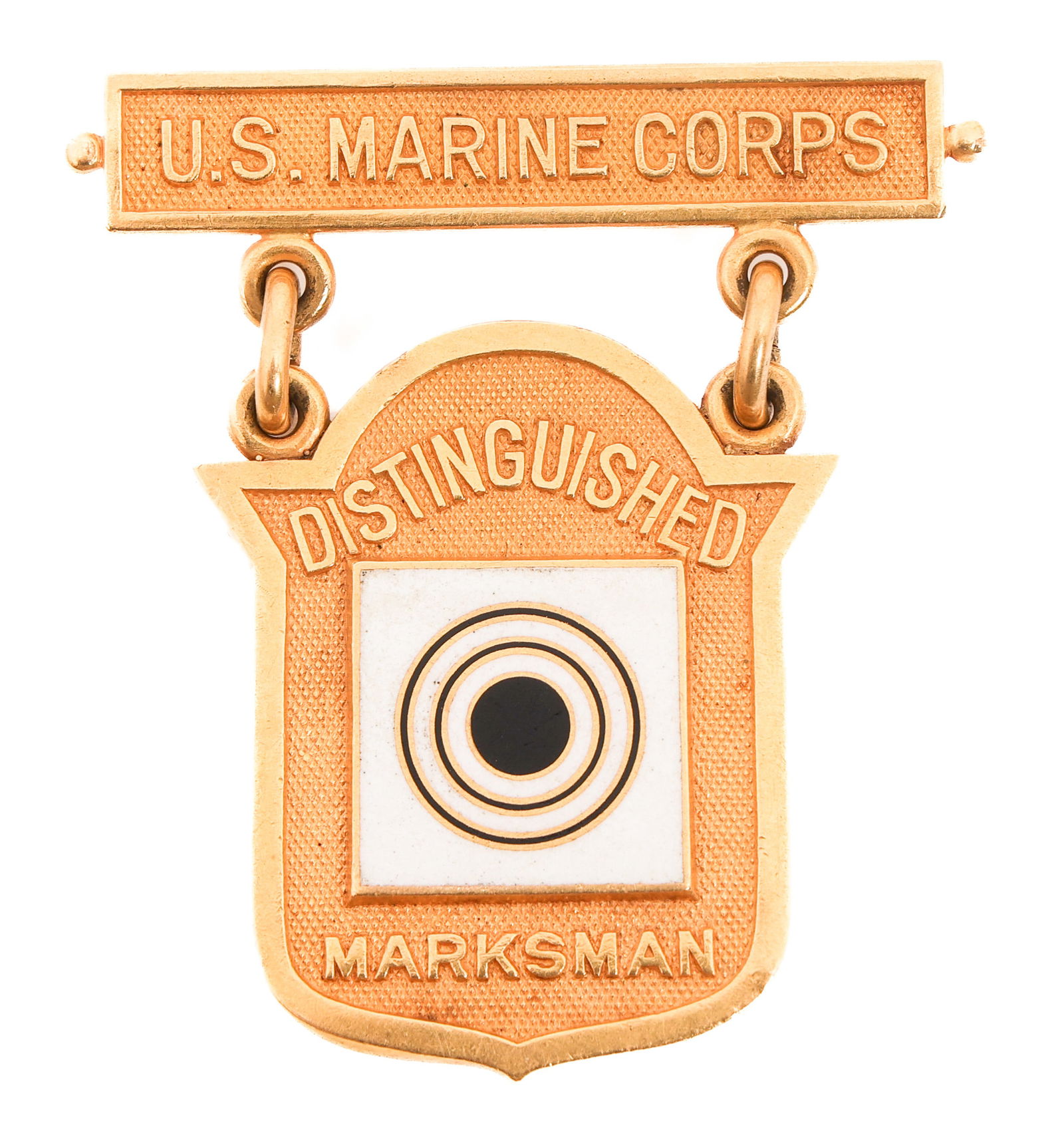 1923 USMC DISTINGUISHED MARKSMAN BADGE IN 18K GOLD: 1923 USMC DISTINGUISHED MARKSMAN BADGE IN 18K GOLD 1923 US Marine Corps Distinguished Marksman Badge. "Pvt. Roudy J Gamble 1923" etched on the reverse. 18k gold. Weight: 36g Provenance: Lifetime Milit
