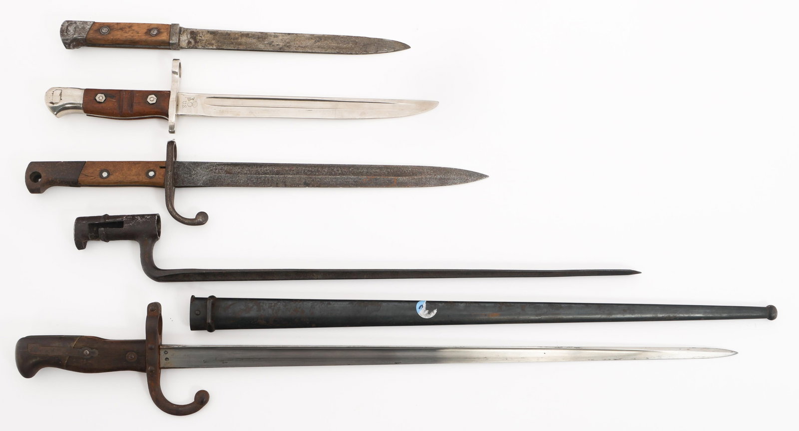19th C. - WWI US, EUROPEAN & BRAZILIAN BAYONETS: 19th C. - WWI US, EUROPEAN & BRAZILIAN BAYONETS 19th Century - WWI World Bayonets. (1) Cut Down M1917. No scabbard. (1) French M1874 Gras Bayonet. Includes steel scabbard with matching serial numbers.