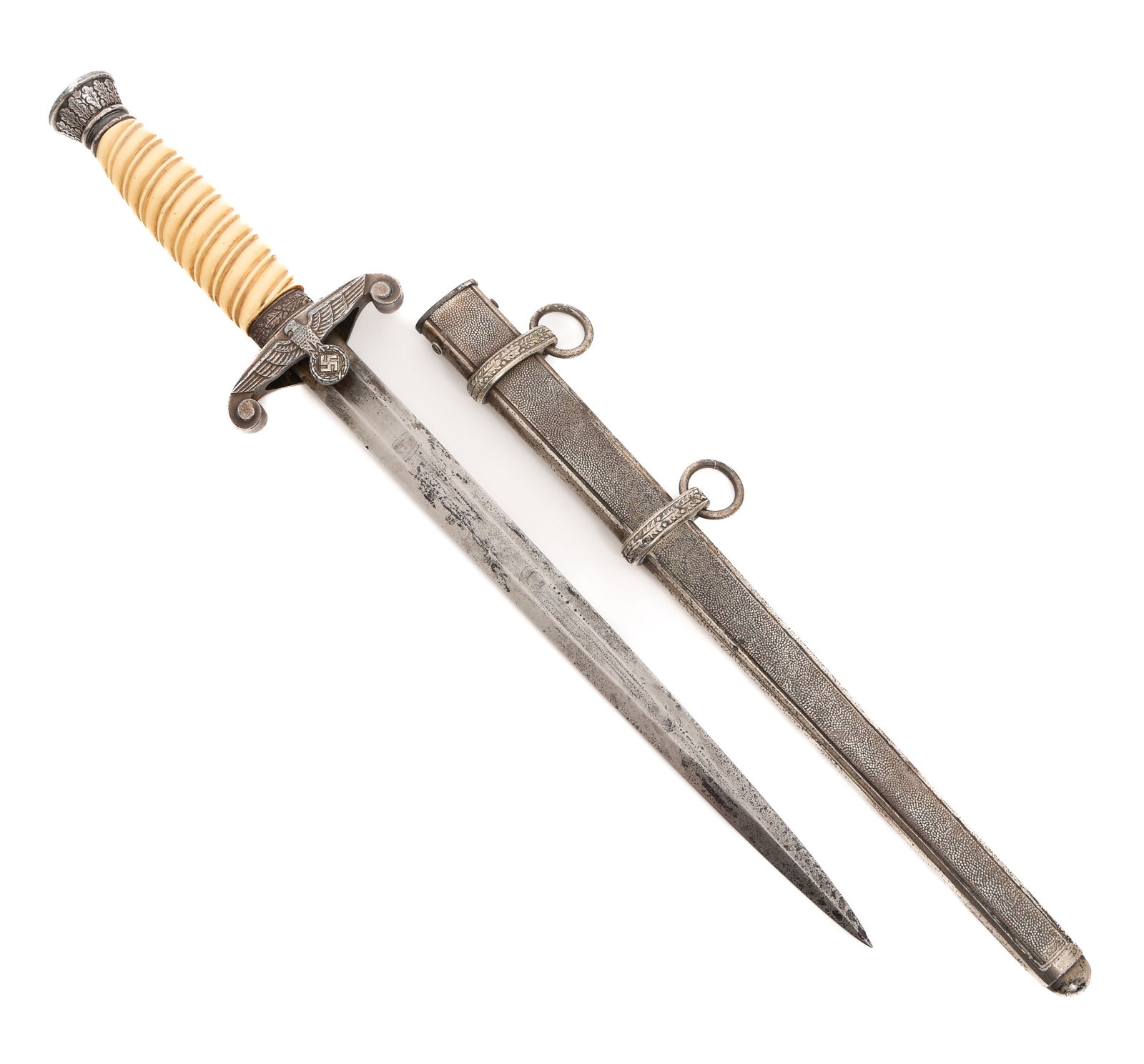 WWII GERMAN HEER M35 OFFICER DAGGER by KLAAS: WWII GERMAN HEER M35 OFFICER DAGGER by KLAAS WWII German Heer M35 Officer Dagger. Double edged blade. Maker mark of Robert Klaas etched on the blade. Leather buffer pad present. Nickel-silver plated a