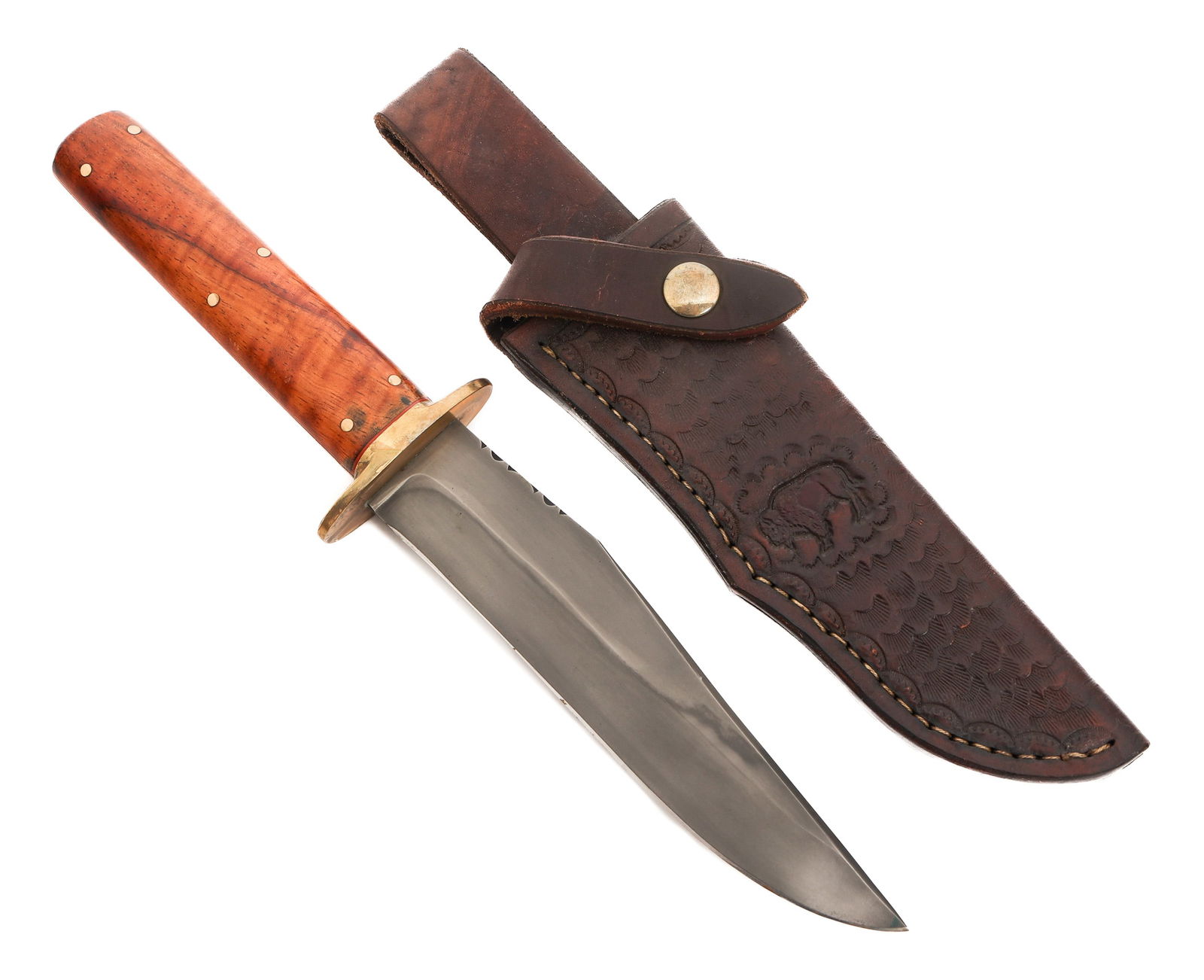 BOWIE KNIFE by KELLY WARD, HARDEDGE KNIVES: BOWIE KNIFE by KELLY WARD, HARDEDGE KNIVES Bowie Knife. Single edged, bright blade. Maker marked by Hardedge Knives near the ricasso. Full tang construction with brass guard and wooden handle. Leather
