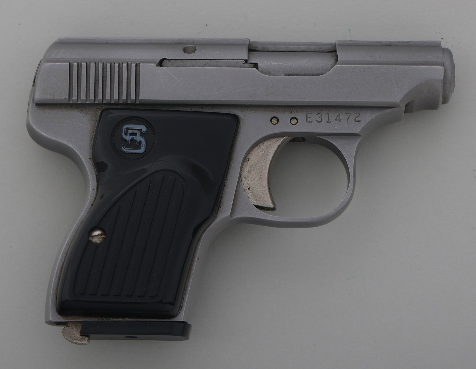 STERLING ARMS MODEL 302 .22 LR CALIBER PISTOL: STERLING ARMS MODEL 302 .22 LR CALIBER PISTOL Sterling Arms Model 302 .22 LR caliber semi automatic pistol. Matte stainless steel finish. Composite Sterling grips. One magazine. Caliber / Gauge: 22 LR