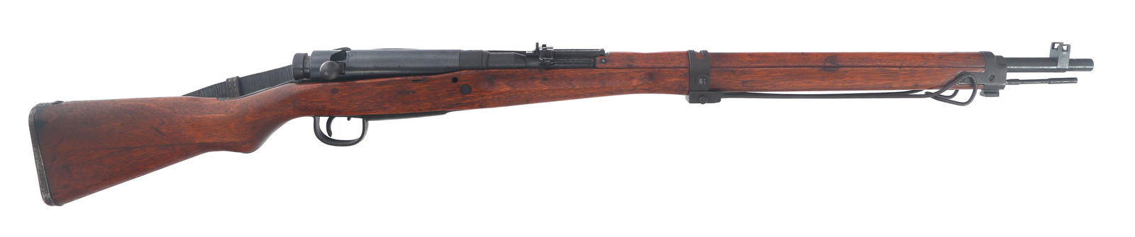 WWII JAPANESE TOYO KOGYO TYPE 99 ARISAKA RIFLE: WWII JAPANESE TOYO KOGYO TYPE 99 ARISAKA RIFLE WWII Japanese Toyo Kogyo Type 99 Series 31 7.7x58mm caliber bolt action Arisaka rifle. No import stamp. Intact Mum. Knurled safety. Blued finish. Protect