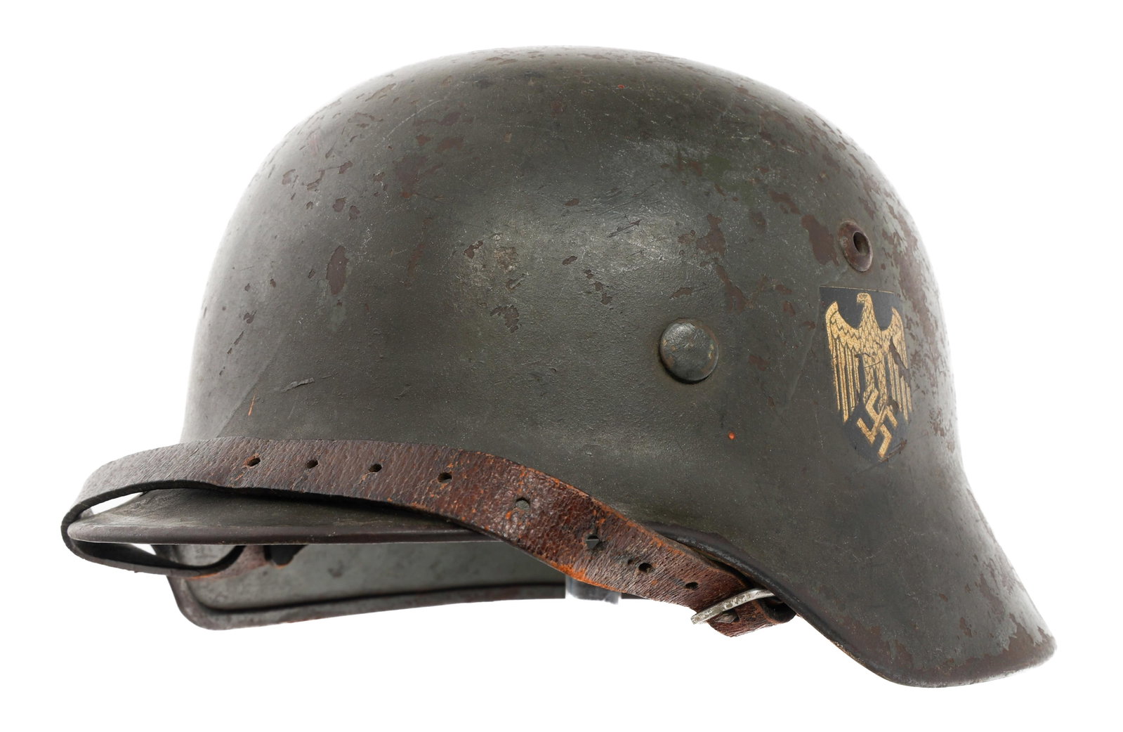 WWII GERMAN HEER M35 DD COMBAT HELMET: WWII GERMAN HEER M35 DD COMBAT HELMET WWII German Heer M35 DD Combat Helmet. Heer decal present. National tricolor decal partially present. Maker marked SE64 near the rim, serial numbered near the bac