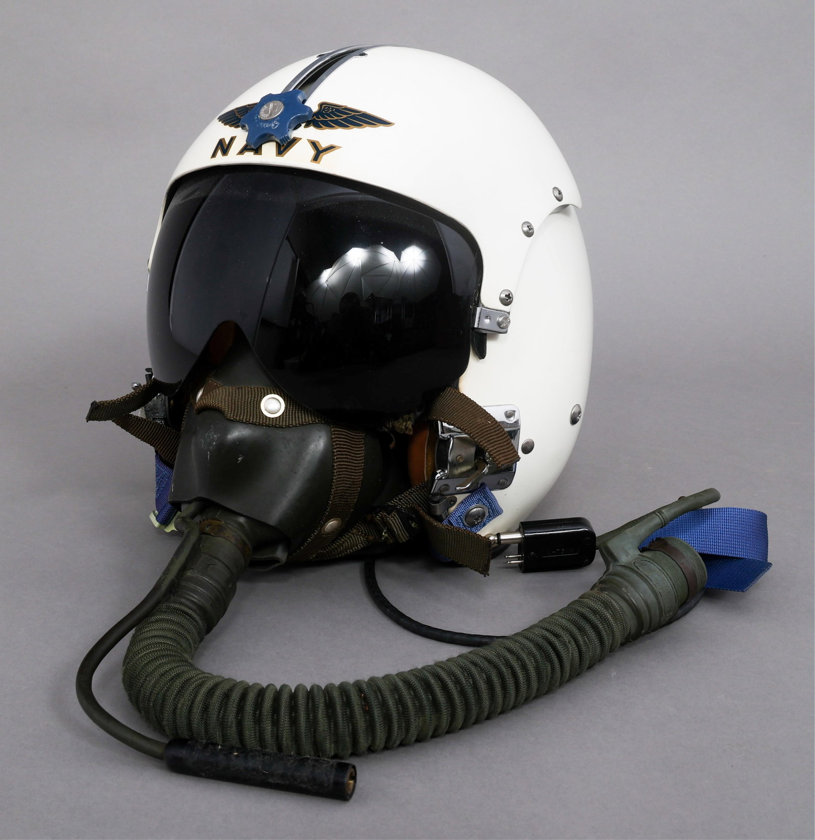 VIETNAM WAR US NAVY NAMED APH-6 FLIGHT HELMET: VIETNAM WAR US NAVY NAMED APH-6 FLIGHT HELMET Vietnam War US Navy APH-6 Flight Helmet & Ms-22001 Oxygen Mask. Named to Lieutenant Commander R.A. Vogel. (1) APH-6 with Naval Aviator decal on the front.