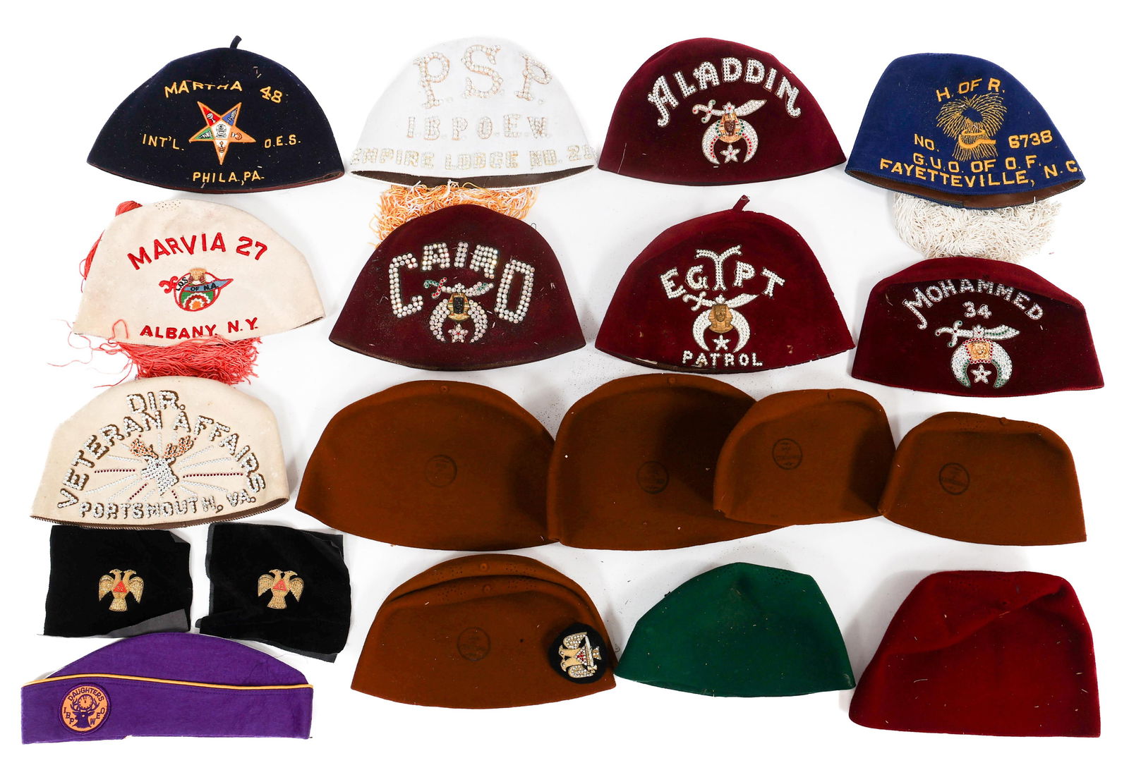 US FRATERNAL ORGANIZATION FEZ CAPS & INSIGNIA: US FRATERNAL ORGANIZATION FEZ CAPS & INSIGNIA US Fraternal Organization Fez Caps and Insignia. Includes various felt/wool fez caps, badge, and patches.