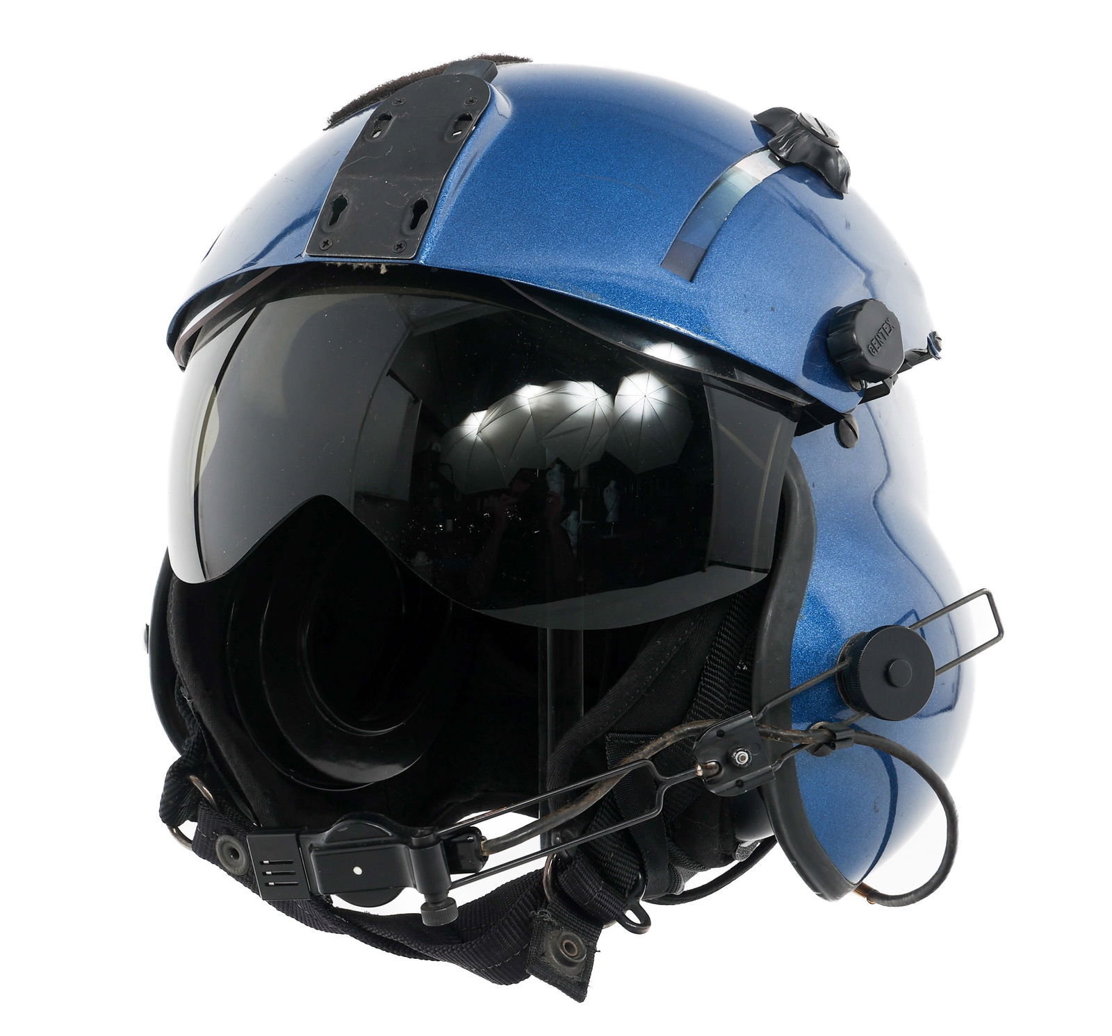 GULF WAR ERA USCG SPH-4 HELICOPTER FLIGHT HELMET: GULF WAR ERA USCG SPH-4 HELICOPTER FLIGHT HELMET Gulf War Era US Coast Guard SPH-4 Helicopter Flight Helmet. Metallic Blue painted shell. Clear and Tinted visors. Complete liner with comms. Maker mark