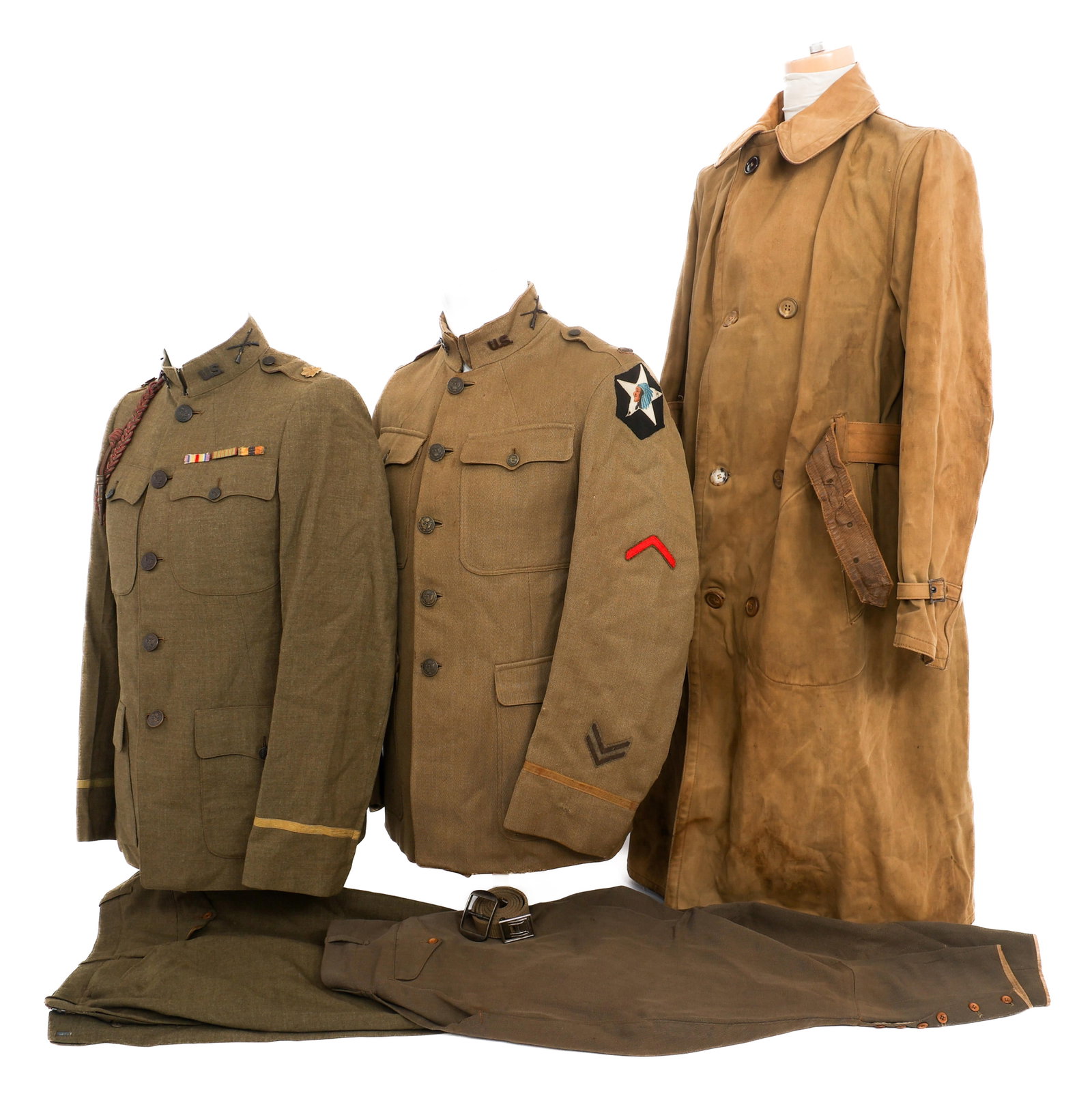 WWI US M1912 OFFICER UNIFORMS & OVERCOAT: WWI US M1912 OFFICER UNIFORMS & OVERCOAT WWI US M1912 2nd Division Officer Uniforms and Overcoat. (1) 2nd Division M1912 Officer Tunic. Lieutenant shoulder boards with US and infantry collar insignia.