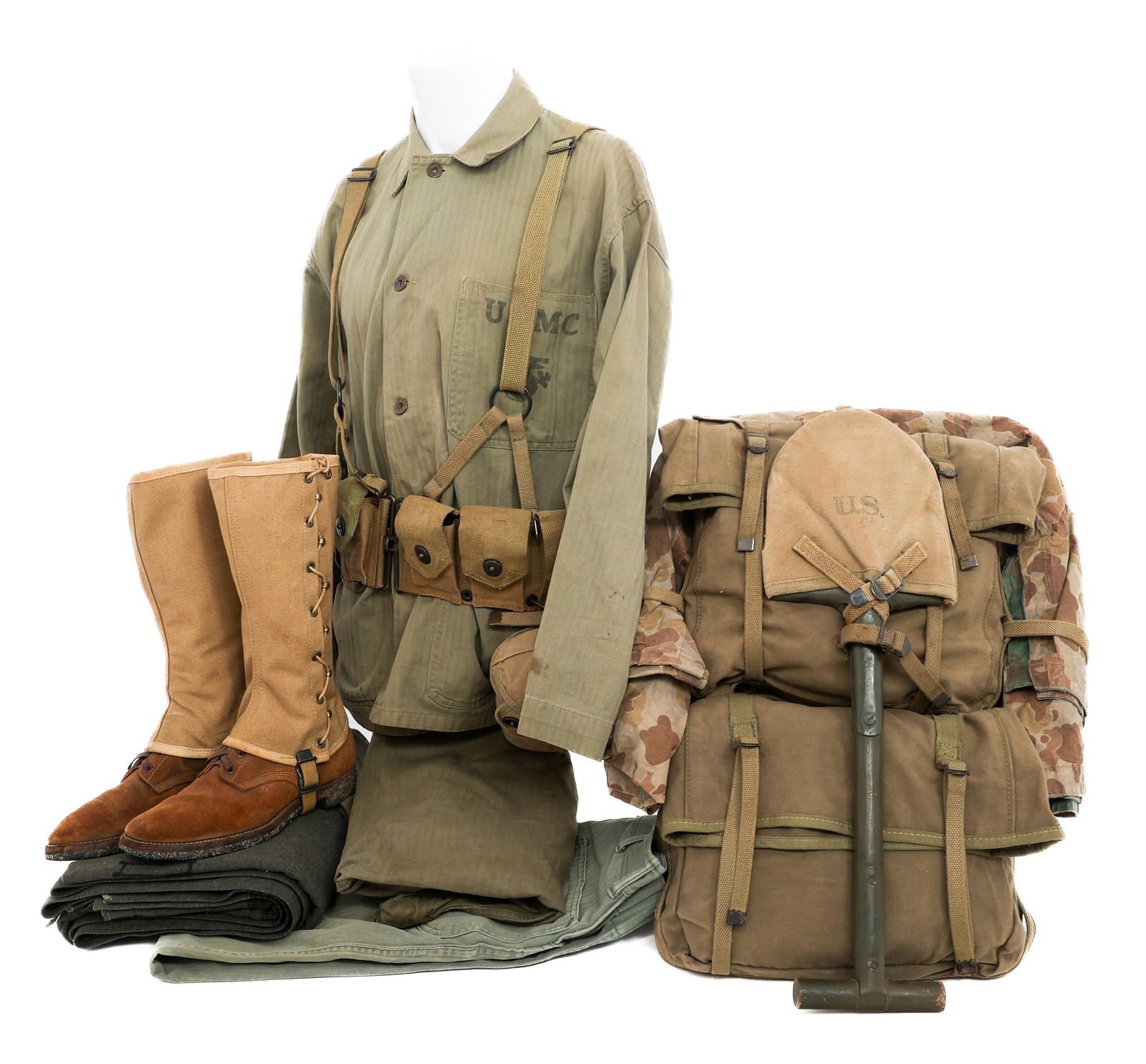 WWII USMC P41 UTILITY UNIFORM & FIELD GEAR SET: WWII USMC P41 UTILITY UNIFORM & FIELD GEAR SET WWII US Marine Corps P41 Utility Uniform and Field Gear Set. (1) P41 HBT Utility Jacket. Three front pockets with USMC and EGA stamped on the breast pock