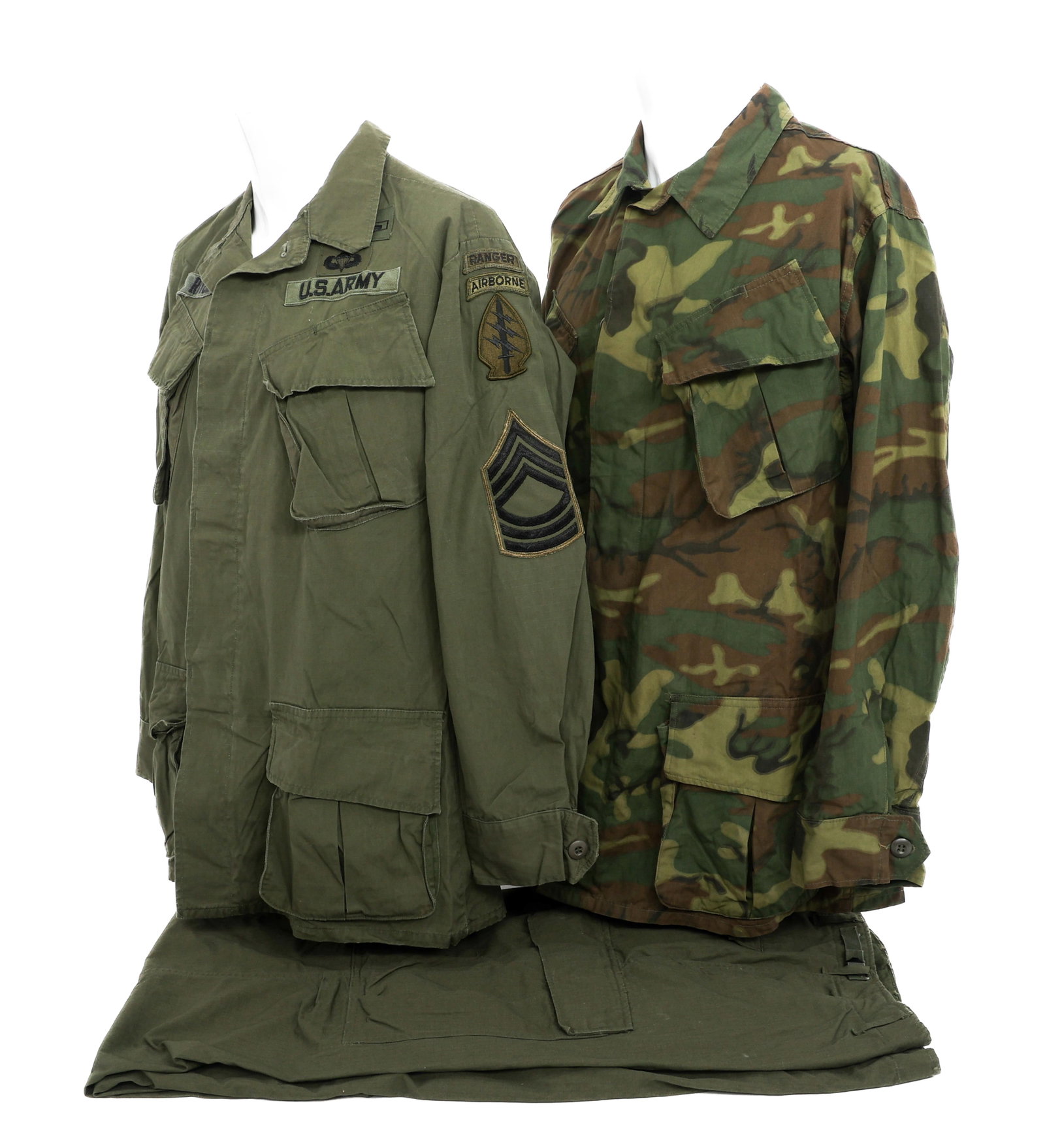 VIETNAM WAR US ARMY SF & EARLY ERDL JUNGLE JACKETS: VIETNAM WAR US ARMY SF & EARLY ERDL JUNGLE JACKETS Vietnam War US Army Special Forces Tropical Uniform Set and Early ERDL Jungle Jacket. (1) US Army Special Forces 3rd Model Jungle Jacket. OG-107, rip