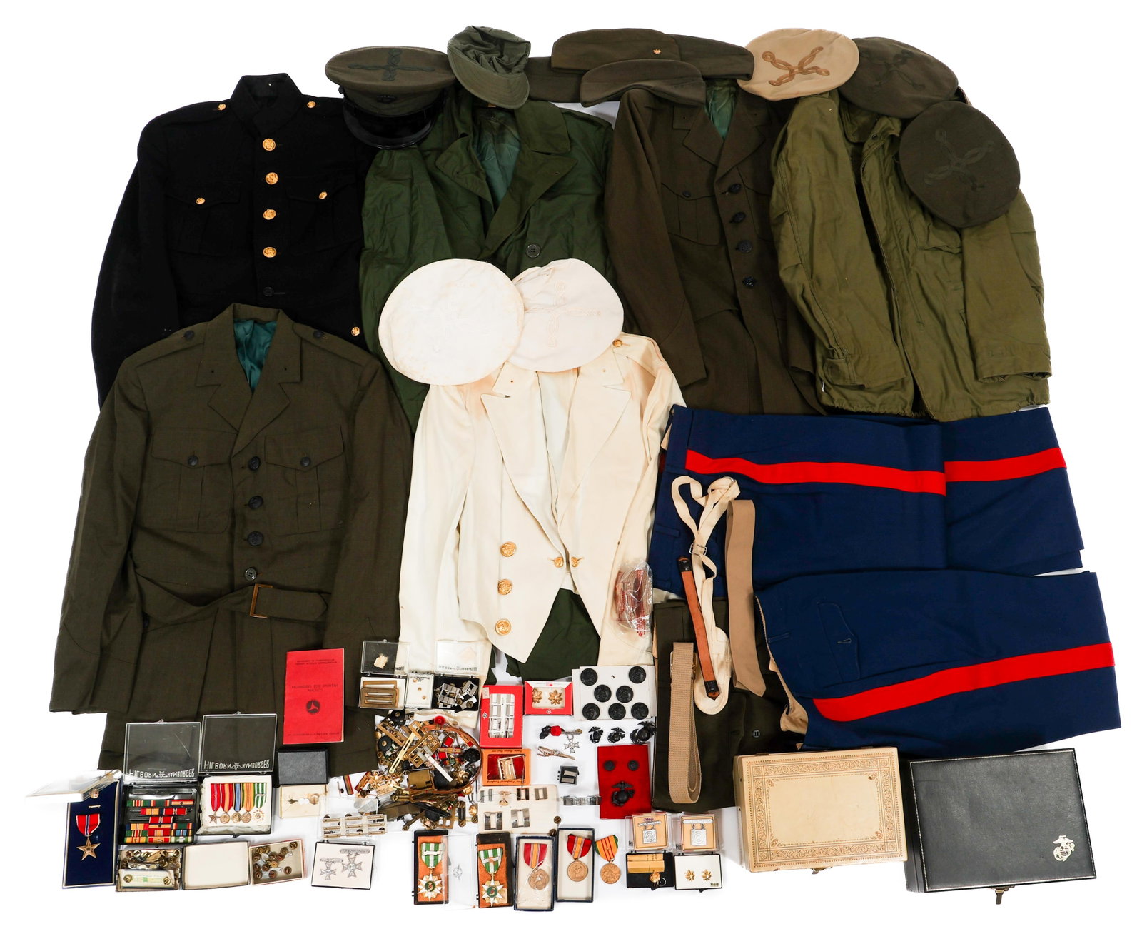 VIETNAM WAR USMC UNIFORMS & INSIGNIA: VIETNAM WAR USMC UNIFORMS & INSIGNIA Vietnam War US Marine Corps Uniform Items & Insignia. Includes service tunics, mess dress jacket, dress blue tunic, visor cap, trousers, unnamed & unnumbered Bronz