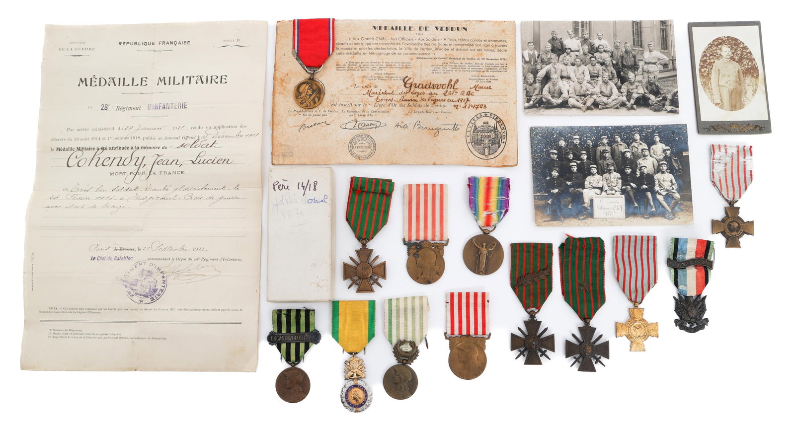 WWI FRENCH KIA MEDAILLE MILITAIRE & MEDALS: WWI FRENCH KIA MEDAILLE MILITAIRE & MEDALS WWI French KIA Medaille Militaire & Medals. (1) Medaille Militaire with certificate named to Soldat Jean Lucien Cohendy of the 28th Infantry Regiment who was