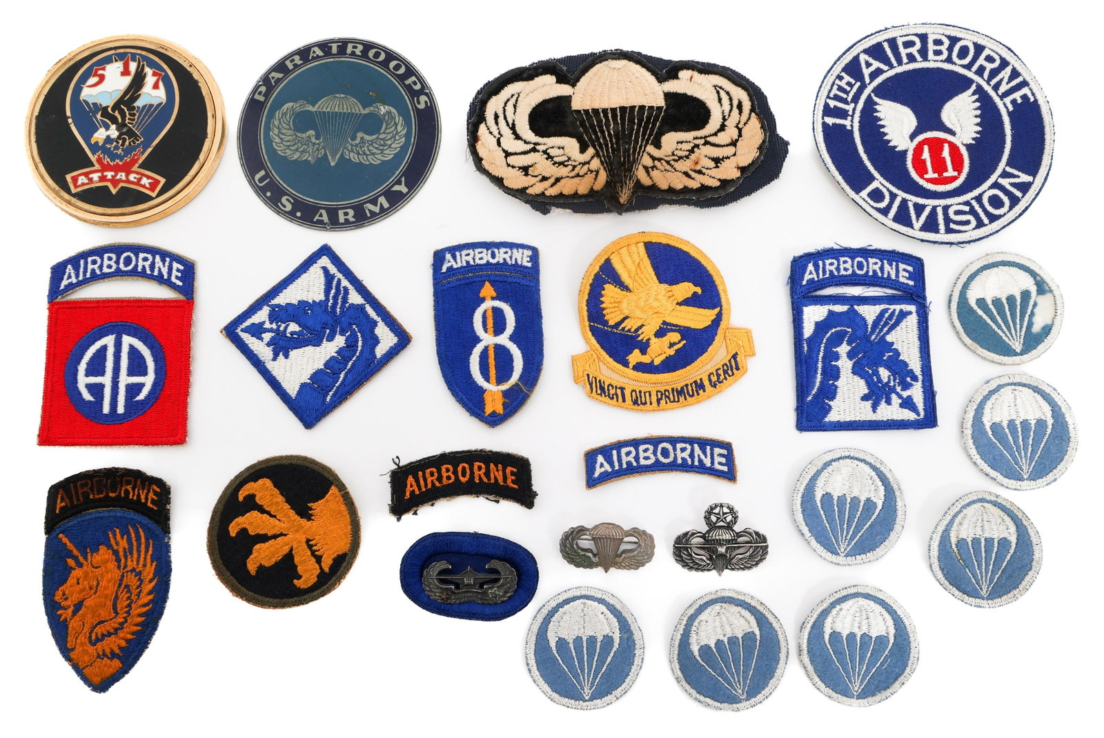 WWII - COLD WAR US AIRBORNE PATCHES & INSIGNIA: WWII - COLD WAR US AIRBORNE PATCHES & INSIGNIA WWII - Cold War US Army Airborne Patches & Insignia. Includes Master Glider Parachutist badge, 82nd Airborne Division patch, parachute infantry garrison 