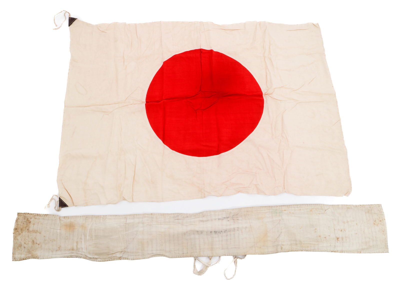 WWII JAPANESE SENNINBARI BELT & NATIONAL FLAG: WWII JAPANESE SENNINBARI BELT & NATIONAL FLAG WWII Imperial Japanese Senninbari Belt and National Flag. (1) Senninbari Belt. One-piece silk construction with pouches and 1000 stitches. Size: 5 1/2" x