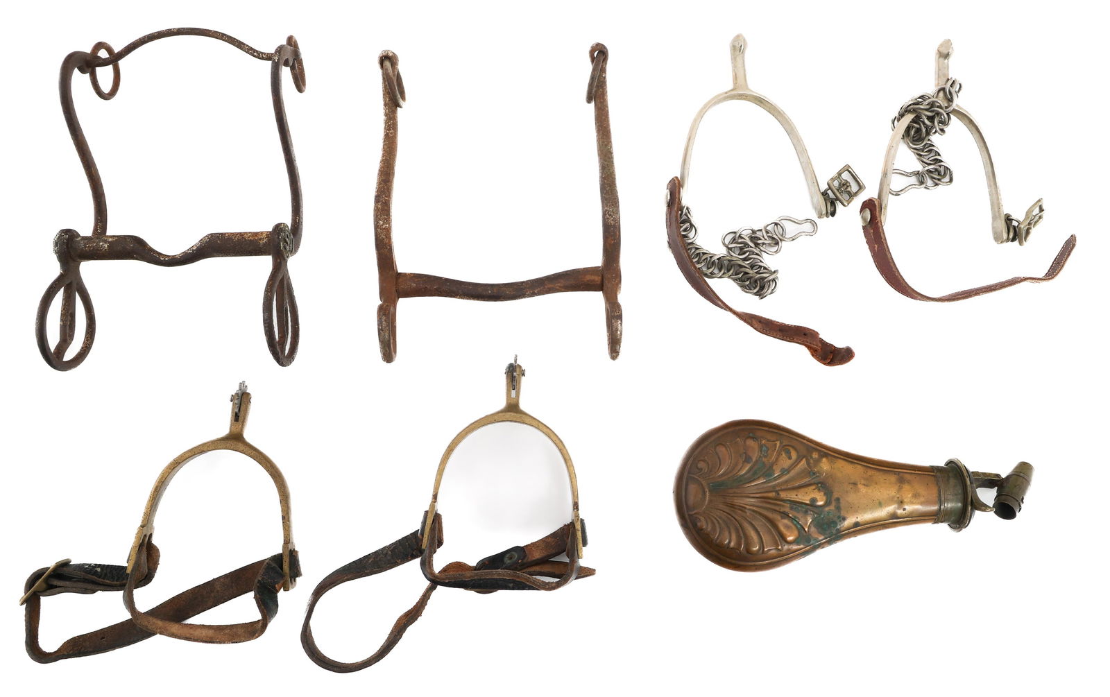 LATE 19th C. - WWI US CAVALRY BITS & POWDER FLASK: LATE 19th C. - WWI US CAVALRY BITS & POWDER FLASK Late 19th Century - WWI US Cavalry Bits, Spurs and Powder Flasks. Some are marked US. (2) Bits. (2) Spur Sets. (1) Powder Flask.
