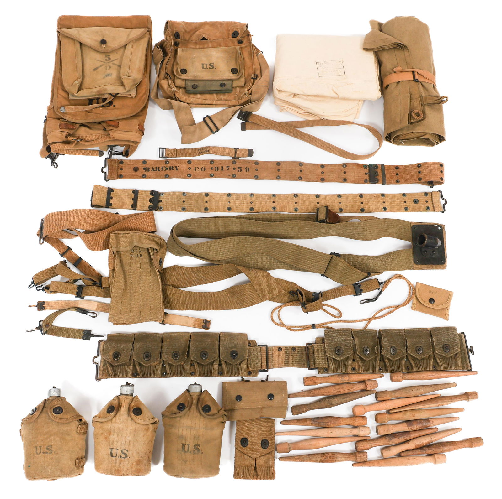 WWI US AEF M1910 HAVERSACK & FIELD GEAR: WWI US AEF M1910 HAVERSACK & FIELD GEAR WWI US AEF Field Gear. Includes M1910 Haversack with meat can pouch, M1910 Cartridge Belt, M1912 Pistol belt, M1910 Canteens with covers, half shelter roll, gas