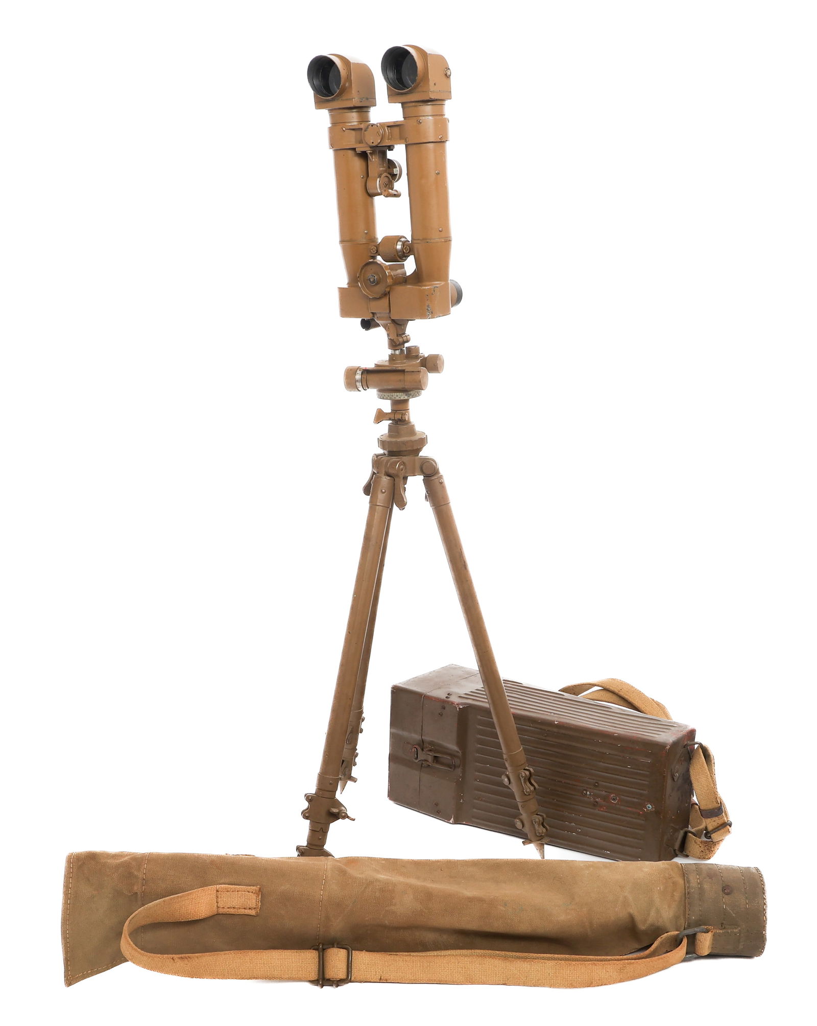 WWII JAPANESE 8x6.2 TRENCH PERISCOPE BINOCULARS: WWII JAPANESE 8x6.2 TRENCH PERISCOPE BINOCULARS WWII Imperial Japanese 8x6.2 Trench Periscope Binoculars with Tripod. Maker marked by Takatiho Tohyo. Serial numbered 6991. Matching serial numbered tri