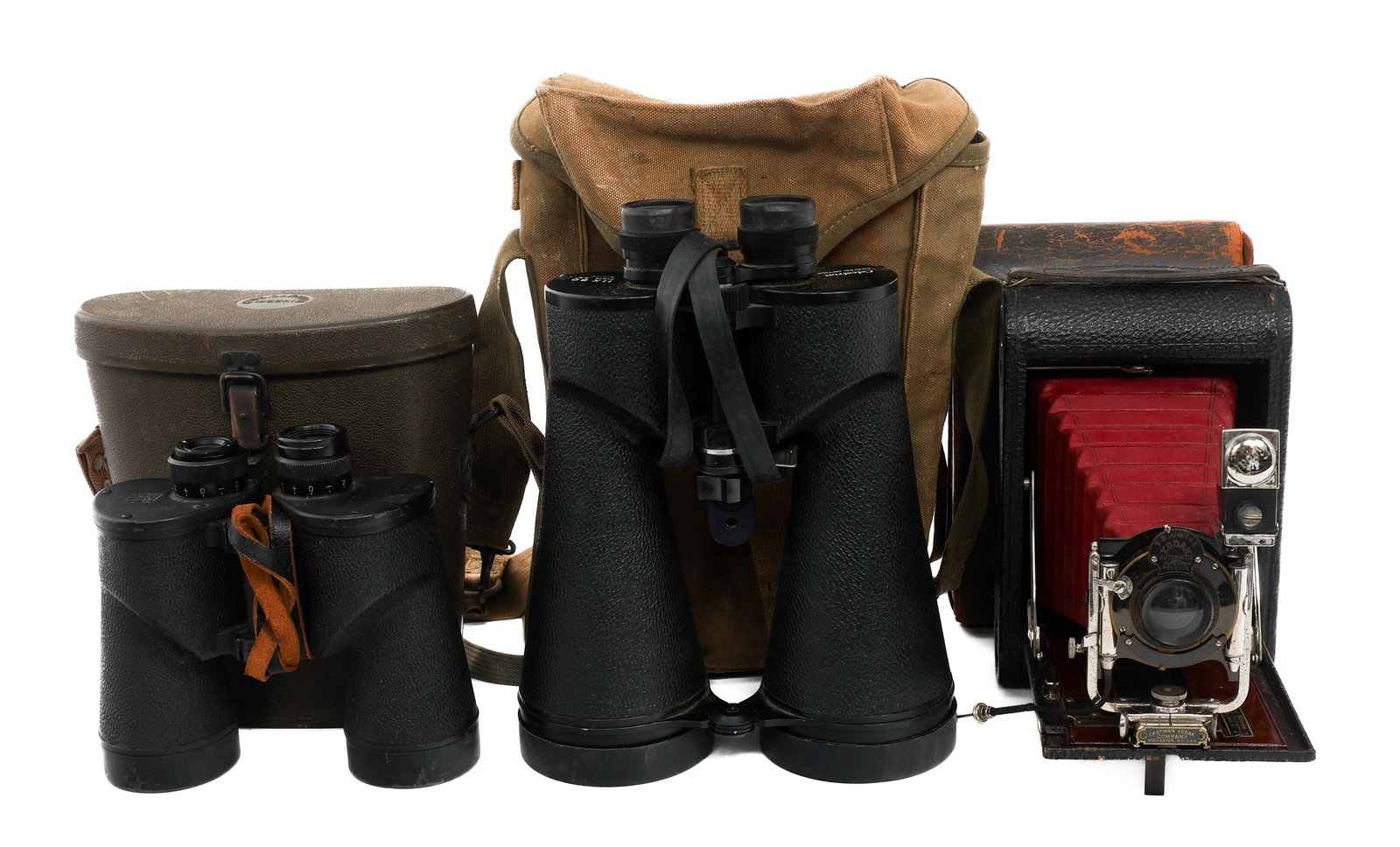 PRE-WWI - WWII US KODAK 3A CAMERA & BINOCULARS: PRE-WWI - WWII US KODAK 3A CAMERA & BINOCULARS Pre-WWI - WWII US Kodak Model 3A Camera and Binoculars. (1) Eastman Kodak Model 3A Folding Pocket Camera. Red bellows. Focus scale, view finder, and shut