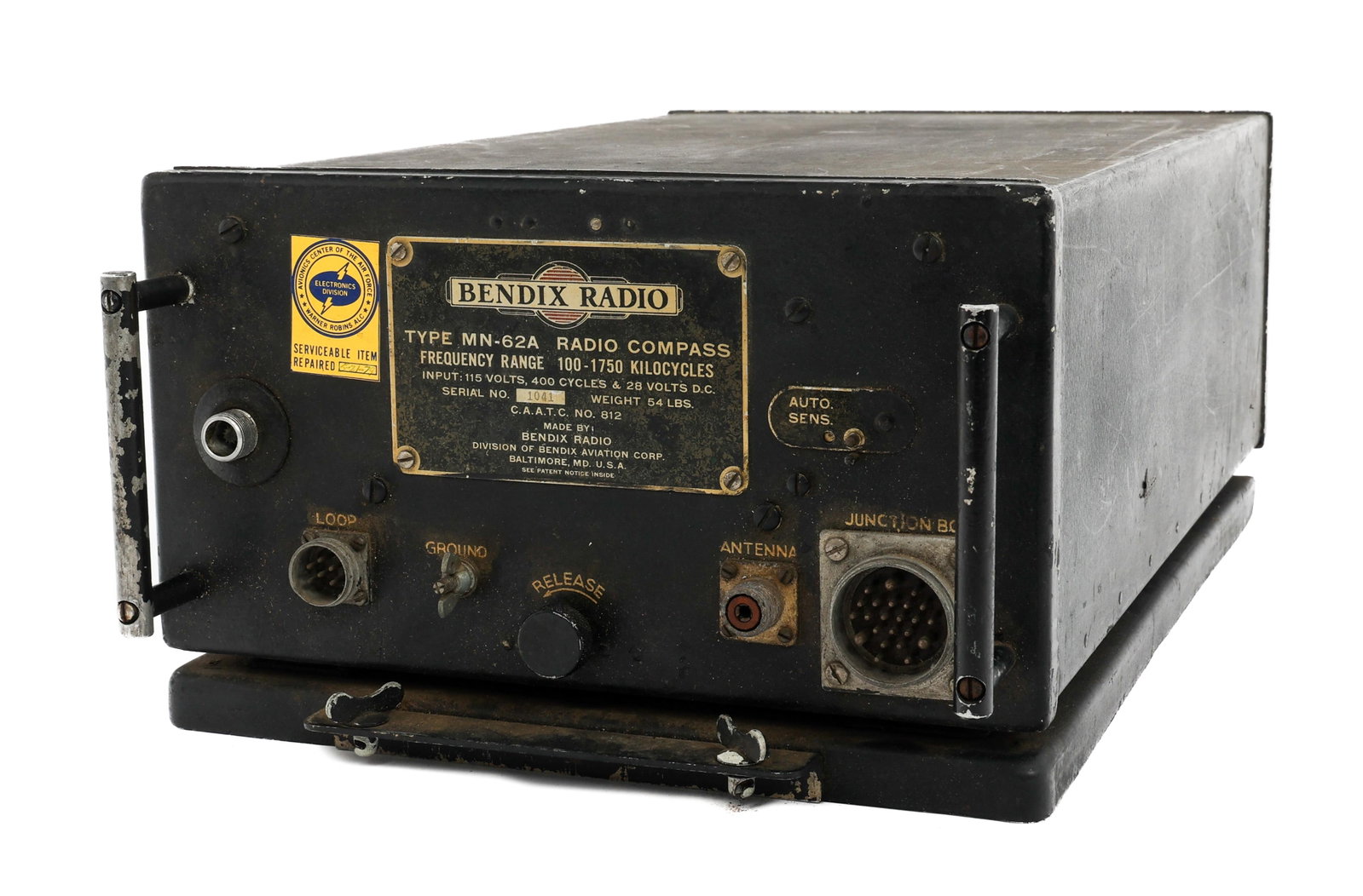 COLD WAR USAF BENDIX TYPE MN-62A RADIO COMPASS: COLD WAR USAF BENDIX TYPE MN-62A RADIO COMPASS Cold War US Air Force Type MN-62A Radio Compass by Bendix. Date plate and Avionics Center of the Air Force Electronics Division repair sticker dated 1979