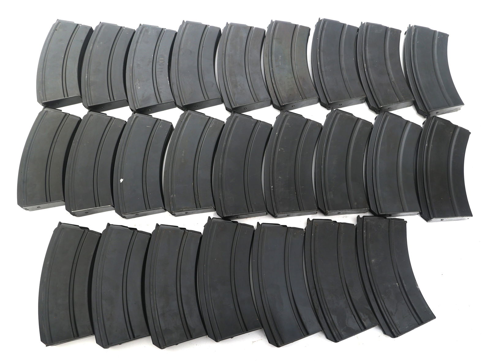 BREN STYLE MACHINE GUN MAGAZINES: BREN STYLE MACHINE GUN MAGAZINES Twenty four Bren style machine gun magazines. Caliber unknown.
