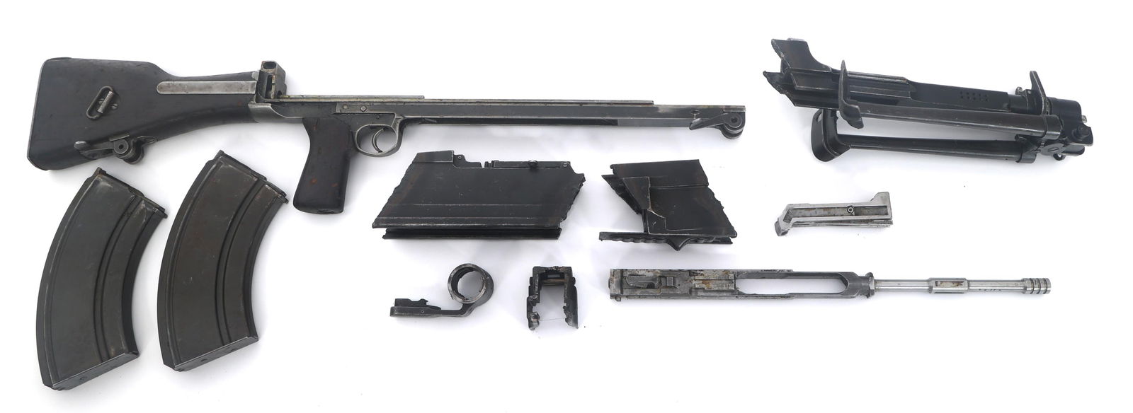 CANADIAN 1945 BREN MK.II MACHINE GUN PARTS KIT: CANADIAN 1945 BREN MK.II MACHINE GUN PARTS KIT Canadian 1945 Inglis Bren Mk.II .303 caliber machine gun parts kit. Cut receiver sections. Lower receiver, trigger assembly. Barrel nut lever. Bolt, carr