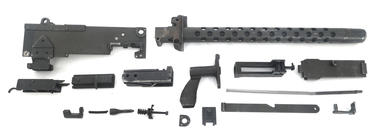 ISRAELI M1919A4 7.62 CALIBER MACHINE GUN PARTS KIT: ISRAELI M1919A4 7.62 CALIBER MACHINE GUN PARTS KIT Israeli M1919A4 7.62x51 NATO caliber machine gun parts kit. Left side receiver plate assembly. 3-77 dated barrel. Barrel shroud assembly, barrel exte