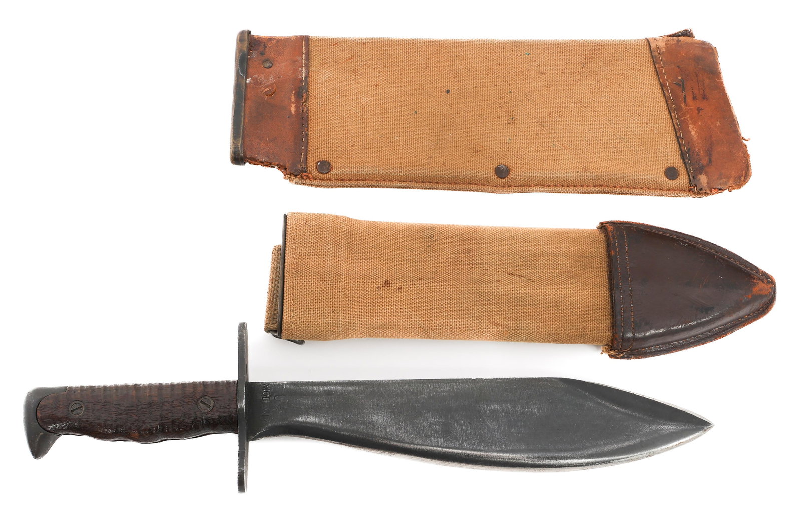 WWI US ARMY M1917 BOLO & USMC MACHETE SCABBARD: WWI US ARMY M1917 BOLO & USMC MACHETE SCABBARD WWI US Army M1917 Bolo Knife & US Marine Corps Square Entrenching Machete Scabbard. (1) M1917 Bolo Knife. Single edged bolo blade. Maker marked by Plumb