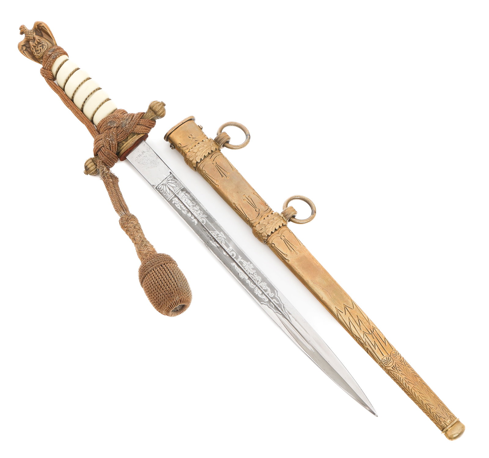 WWII GERMAN KRIEGSMARINE OFFICER DRESS DAGGER: WWII GERMAN KRIEGSMARINE OFFICER DRESS DAGGER WWII German Kriegsmarine 2nd Model Officer Dress Dagger. Double edged, bright blade with dual fuller. Acid etched with naval and floral patterns. Maker ma