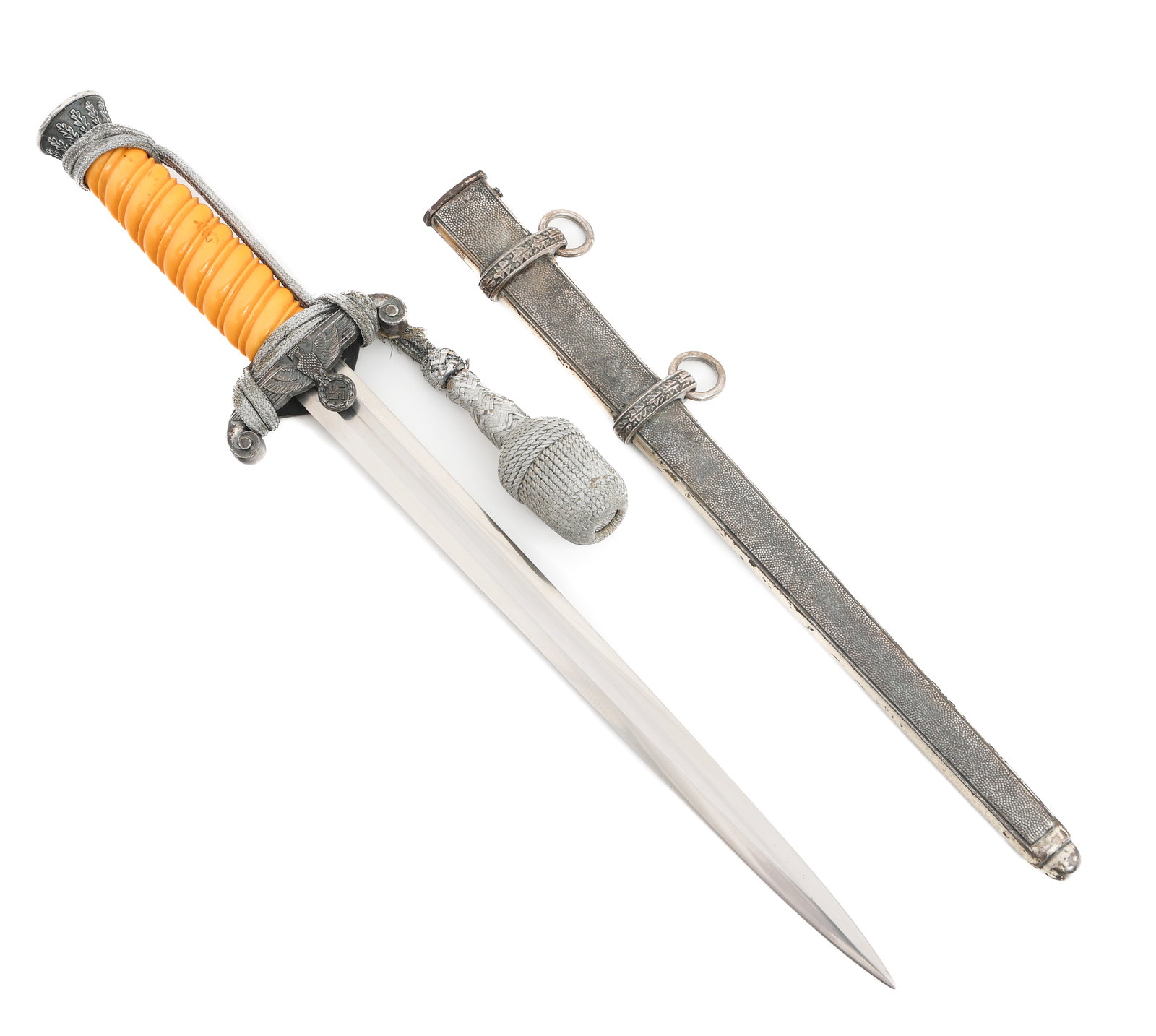 WWII GERMAN HEER OFFICER M1935 PARTS DAGGER: WWII GERMAN HEER OFFICER M1935 PARTS DAGGER WWII German Heer Officer M1935 Parts Dagger. Post war assembled parts dagger with replacement WKC marked blade. Period original, plated alloy hilt, steel fe