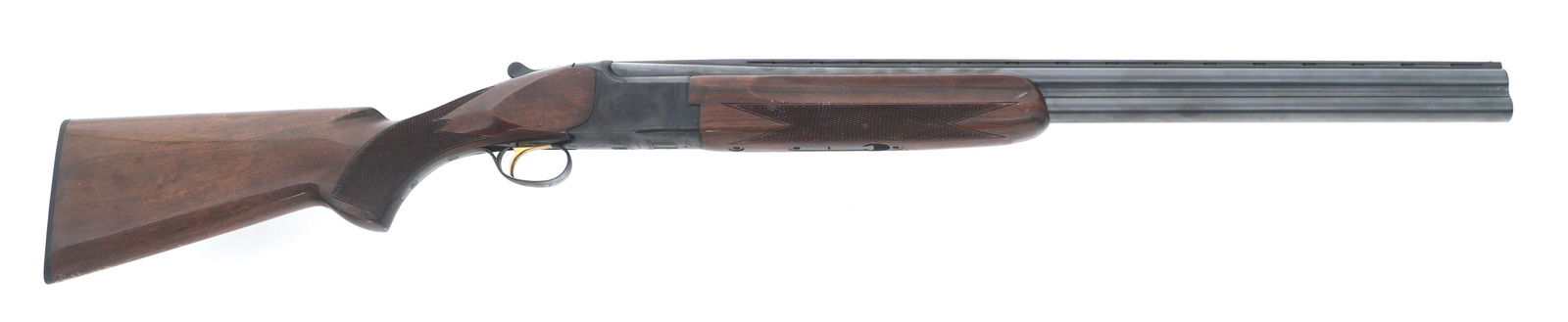 CHARLES DALY FIELD GRADE 12 GAUGE O/U SHOTGUN: CHARLES DALY FIELD GRADE 12 GAUGE O/U SHOTGUN Charles Daly Field Grade 12 gauge over/under shotgun. 2.75" shells. Both barrels are fixed Modified choke. Engraved receiver. Barrel stamped Charles Daly