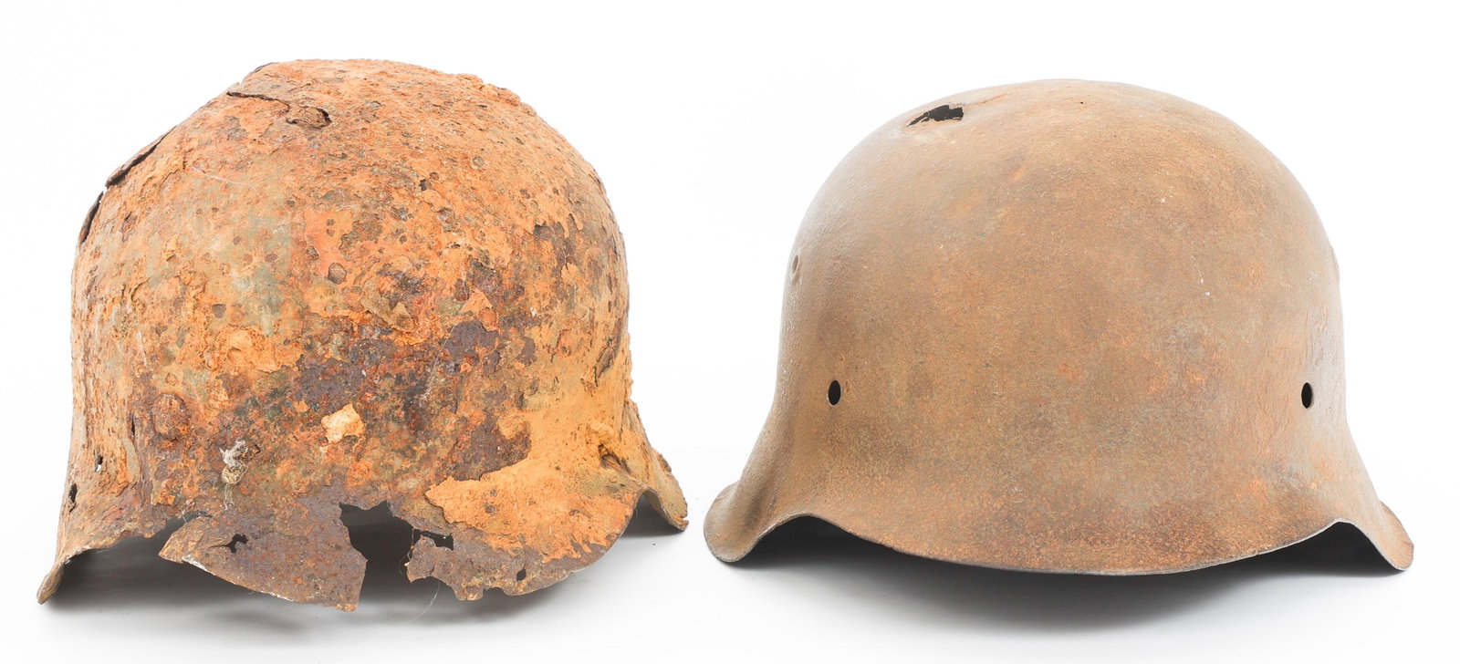 WWII GERMAN M42 HELMETS NORMANDIE BATTLEFIELD DUG: WWII GERMAN M42 HELMETS NORMANDIE BATTLEFIELD DUG WWII German M42 Combat Helmets. Battlefield recovery around the Carentan sector, Normandie in the 1990s.