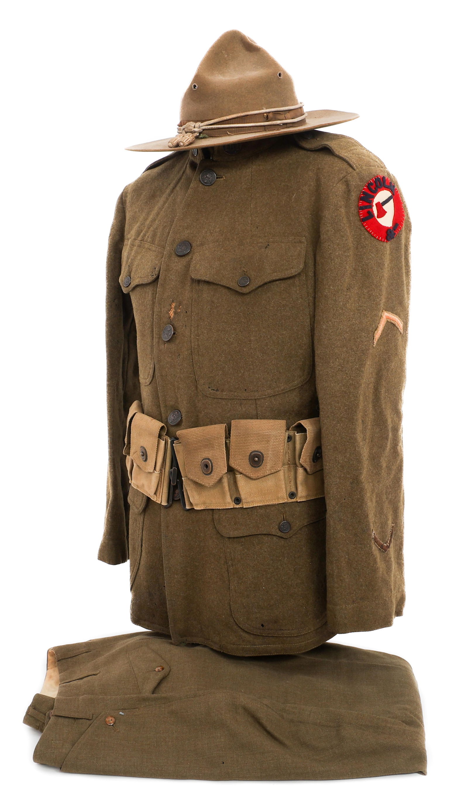 WWI US AEF 84th DIVISION ENGINEER UNIFORM SET: WWI US AEF 84th DIVISION ENGINEER UNIFORM SET WWI US AEF 84th Division Engineer Uniform Set. (1) M1917 OD Wool Service Tunic. Theater made 84th Division shoulder patch, USNA Engineer collar disks, Eng