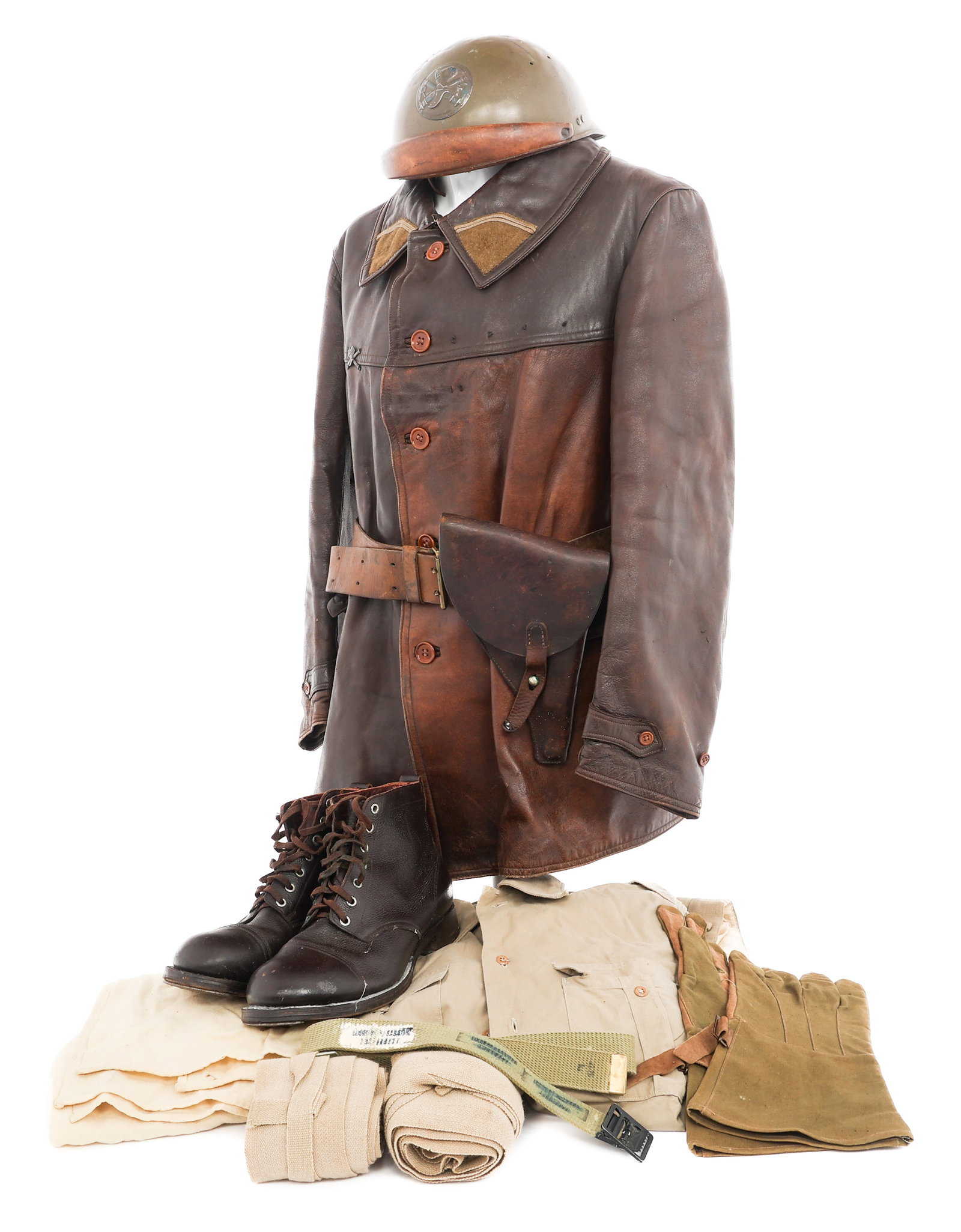 WWII FRENCH TANKER UNIFORM & FIELD GEAR SET: WWII FRENCH TANKER UNIFORM & FIELD GEAR SET WWII French Tanker Uniform & Field Gear Set. (1) M35 Leather Tanker Jacket with Armored Corps badge and collar tabs. Faded depot markings on the interior. (