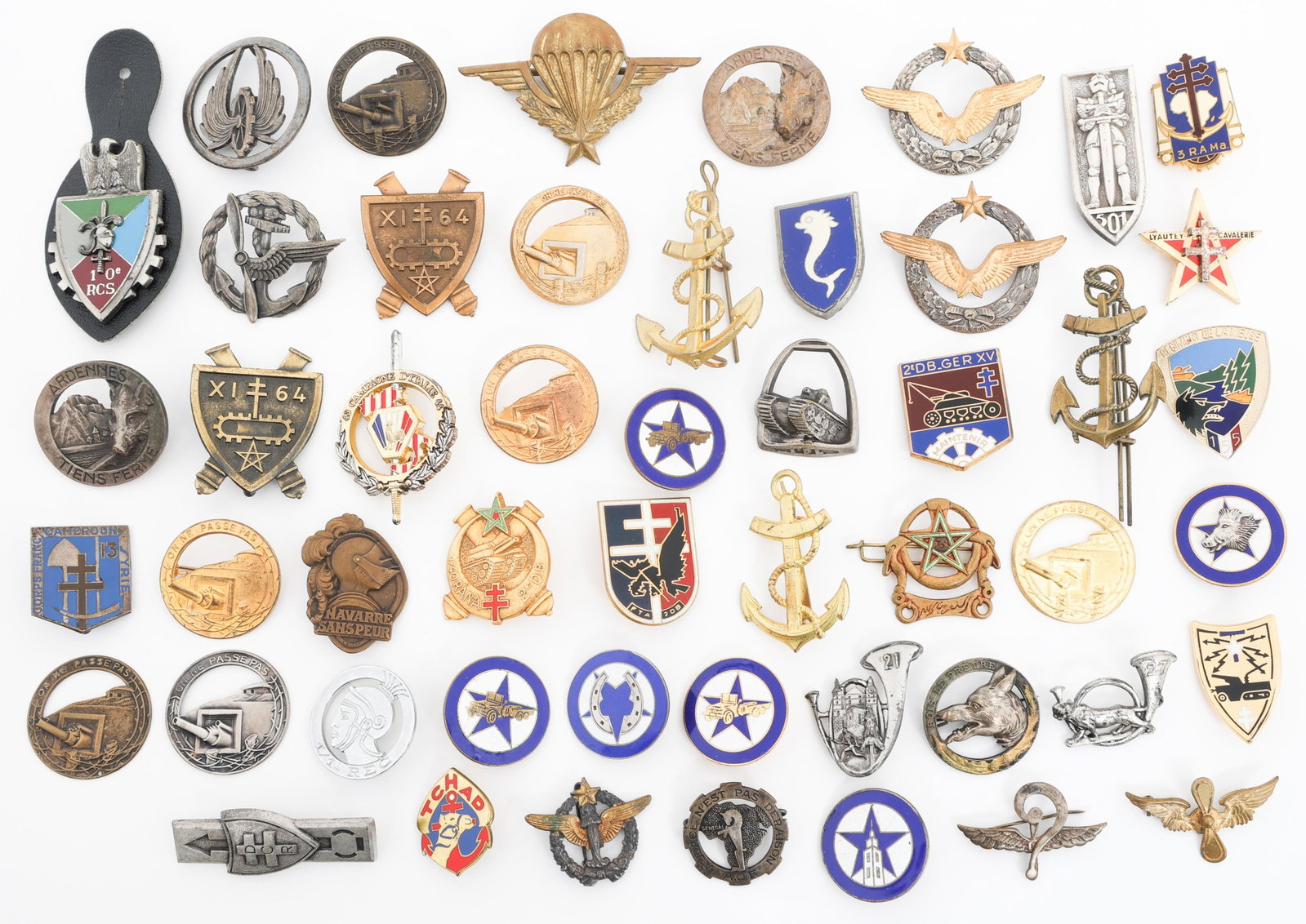 WWII FRENCH INSIGNIA, BERET BADGES & PINS: WWII FRENCH INSIGNIA, BERET BADGES & PINS WWII French Insignia, Beret Badges and Pins. Private Purchase Pilot Badge, 168th Infantry Regiment, Maginot Line, 4 REI L?gion ?trang?re,Cuirassier Regiment, 