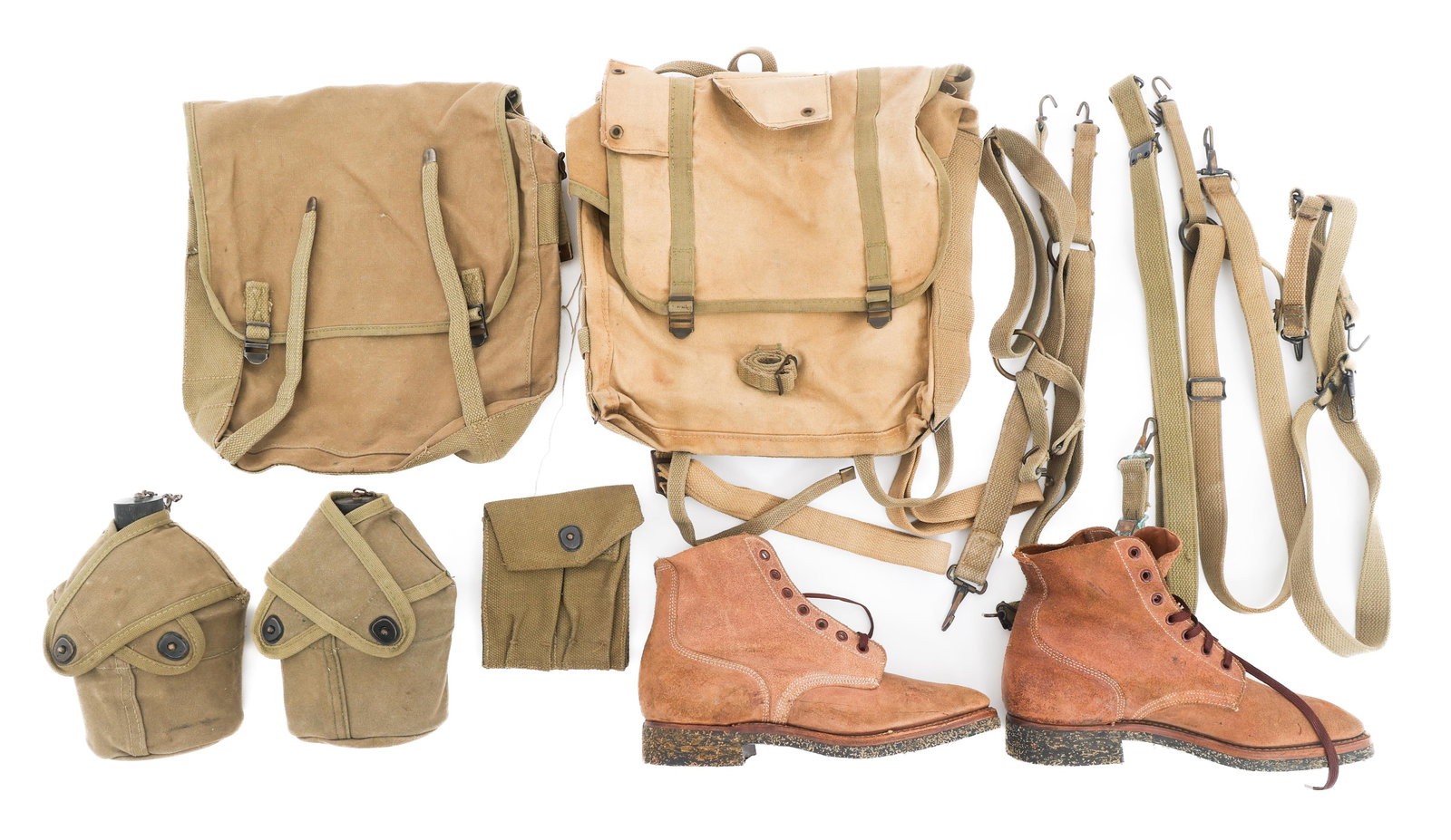 WWII USMC BOONDOCKERS BOOTS & FIELD GEAR: WWII USMC BOONDOCKERS BOOTS & FIELD GEAR WWII US Marine Corps Boondockers Boots & Field Gear. (1) Pair of Boondockers. Faded maker mark and inspection stamp on the interior. Dated 1943. Soles are make