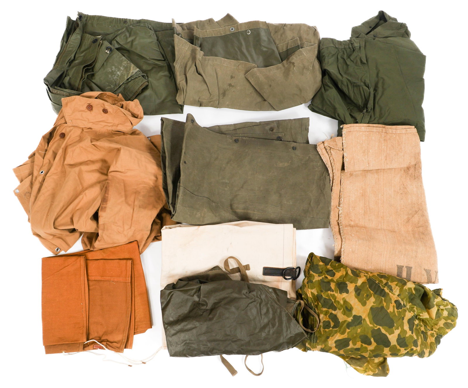 WWII WORLD MILITARY PARACHUTE, PONCHOS & SHELTERS: WWII WORLD MILITARY PARACHUTE, PONCHOS & SHELTERS WWII - Cold War World Military Parachute, Shelters and Ponchos. Includes three-color green spot camouflage parachute shroud, pop up shelters, ponchos 