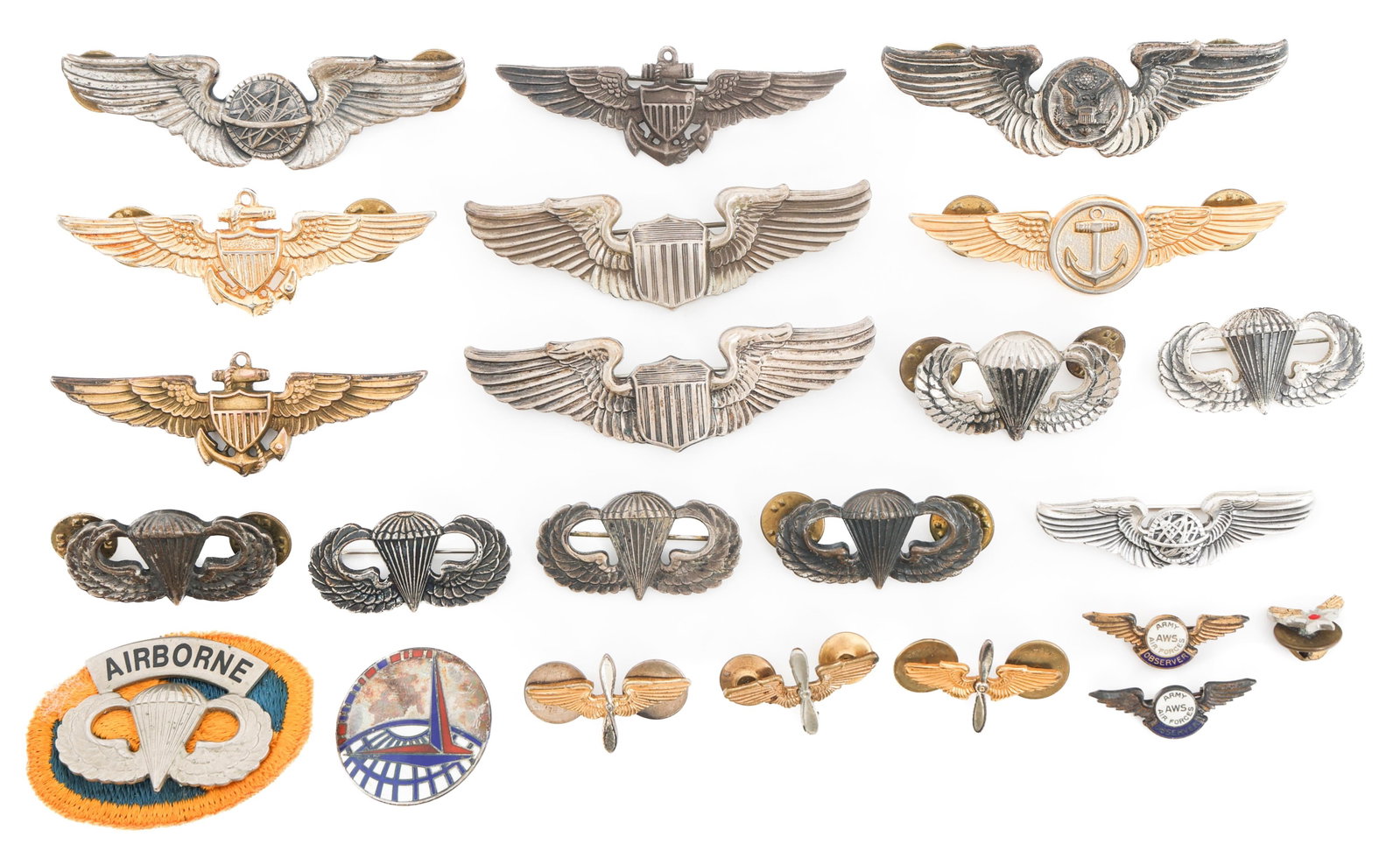 WWII - COLD WAR US AVIATION & JUMP WINGS: WWII - COLD WAR US AVIATION & JUMP WINGS WWII - Cold War US Aviation & Jump Wings. Includes Pilot, Naval Aviator, Air Crew, Navigator, Air Transport Command cap badge, and more.