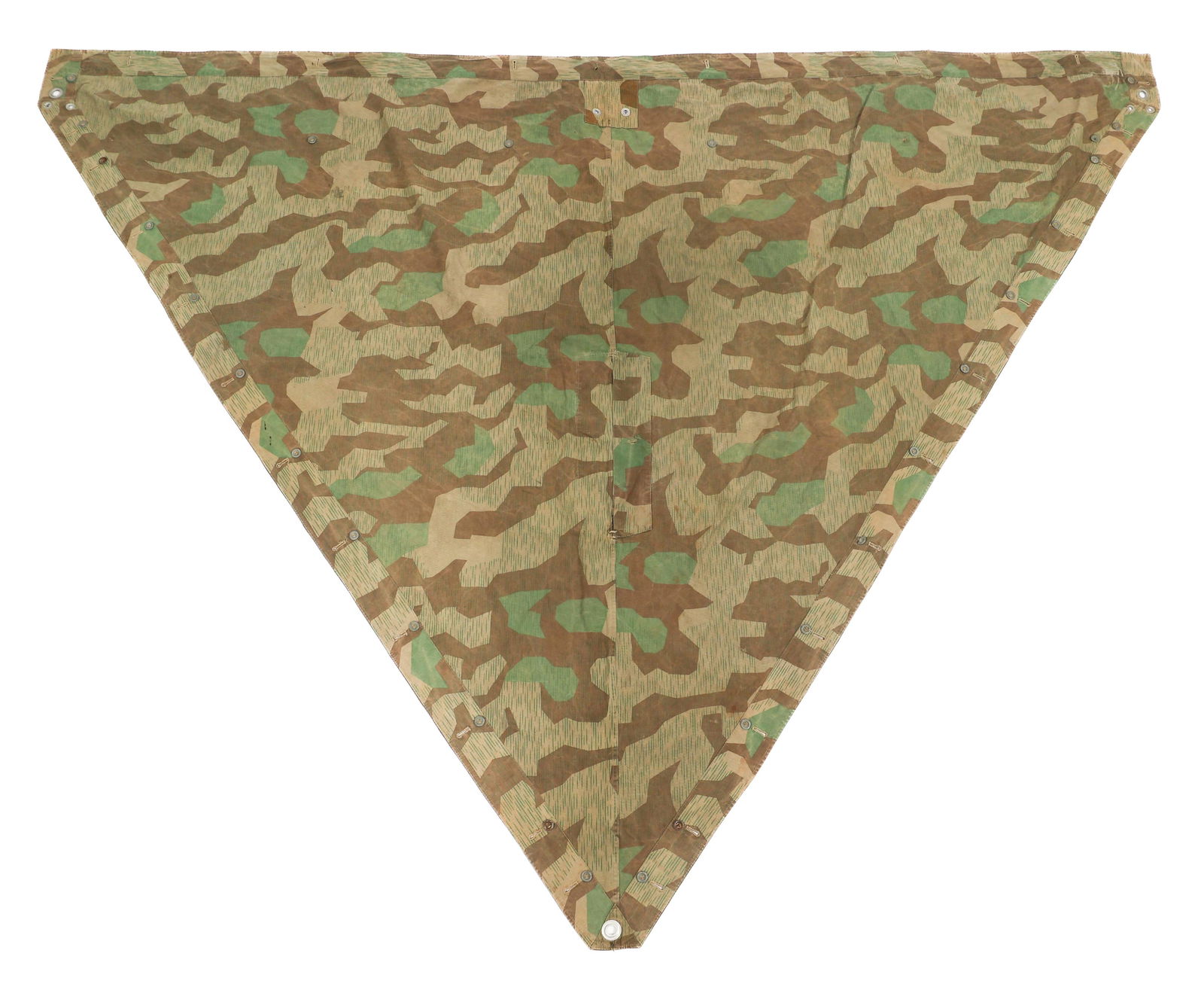 WWII GERMAN M31 ZELTBAHN QUARTER SHELTER PONCHO: WWII GERMAN M31 ZELTBAHN QUARTER SHELTER PONCHO WWII German M31 Zeltbahn Quarter Shelter/Poncho. Water resistant Buntfarbendruck 31 camouflage cotton construction. "Gunnin 3 Batterie" hand written on