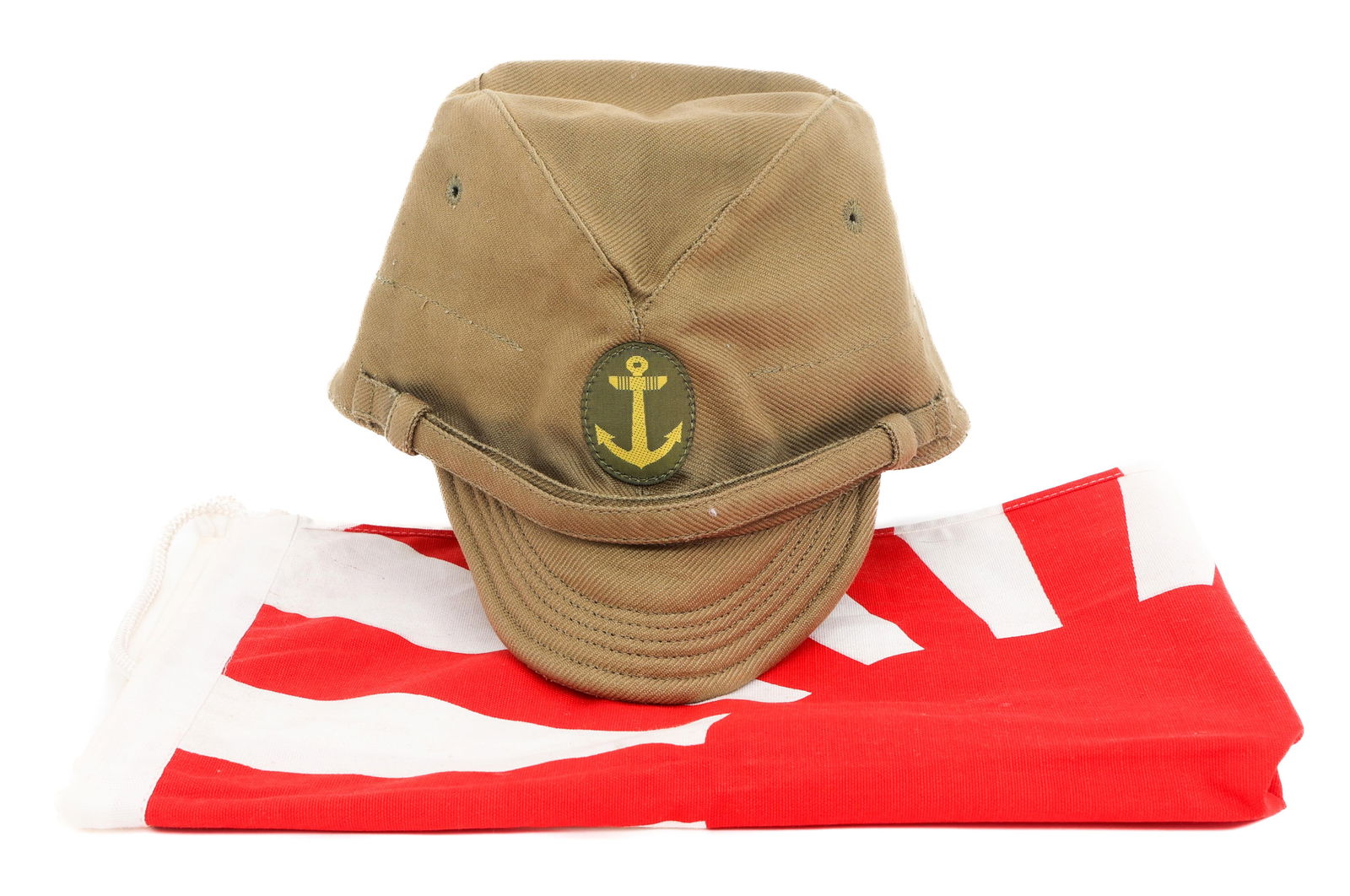 REENACTOR WWII IMPERIAL JAPANESE NAVY CAP & FLAG: REENACTOR WWII IMPERIAL JAPANESE NAVY CAP & FLAG Reenactor WWII Imperial Japanese Navy Field Cap and Flag. Size: 15" x 23"