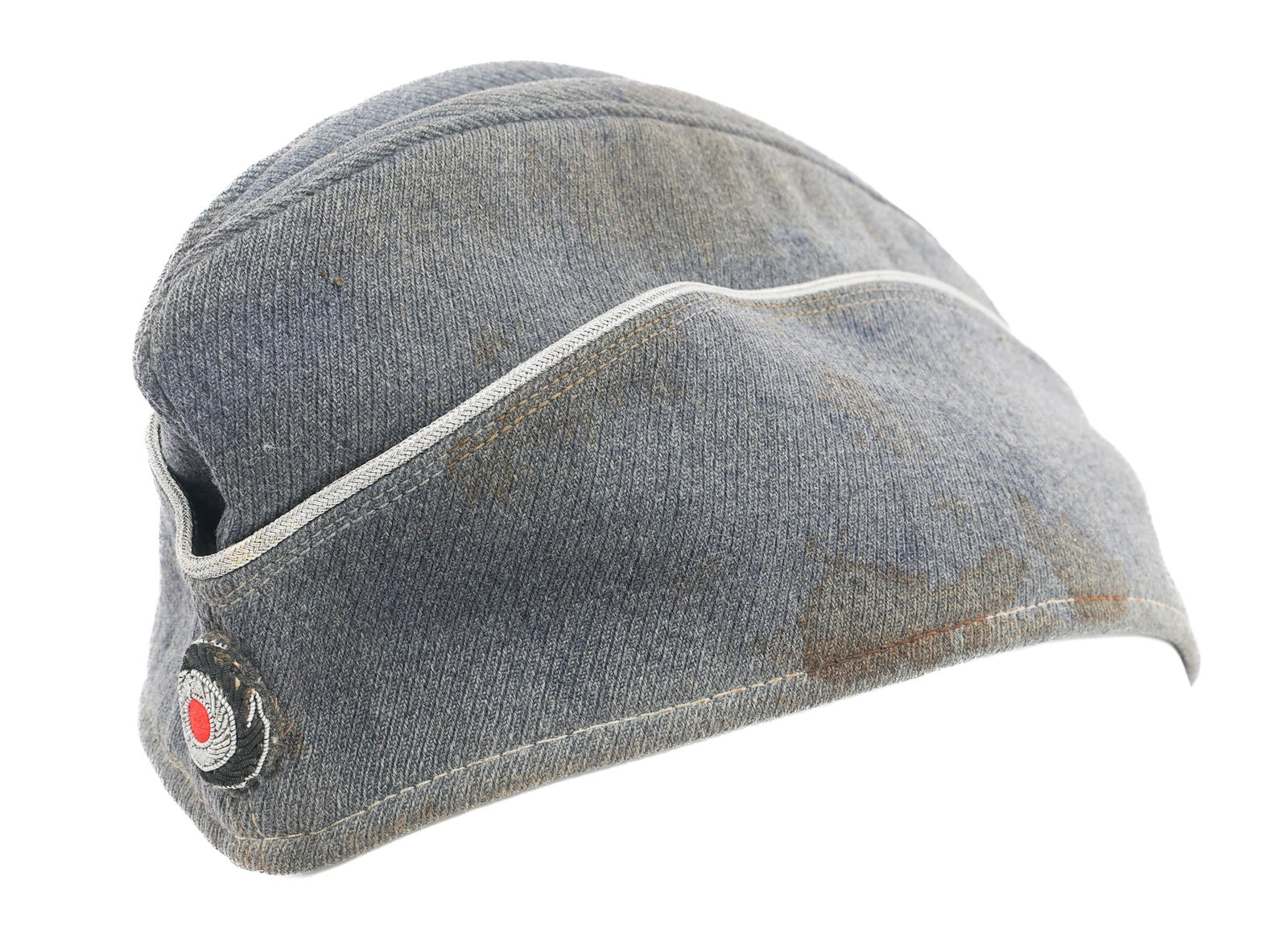 WWII GERMAN LUFTWAFFE OVERSEAS CAP: WWII GERMAN LUFTWAFFE OVERSEAS CAP WWII German Luftwaffe Overseas Cap. Grey/blue wool construction. National cockade badge. No visible marks.