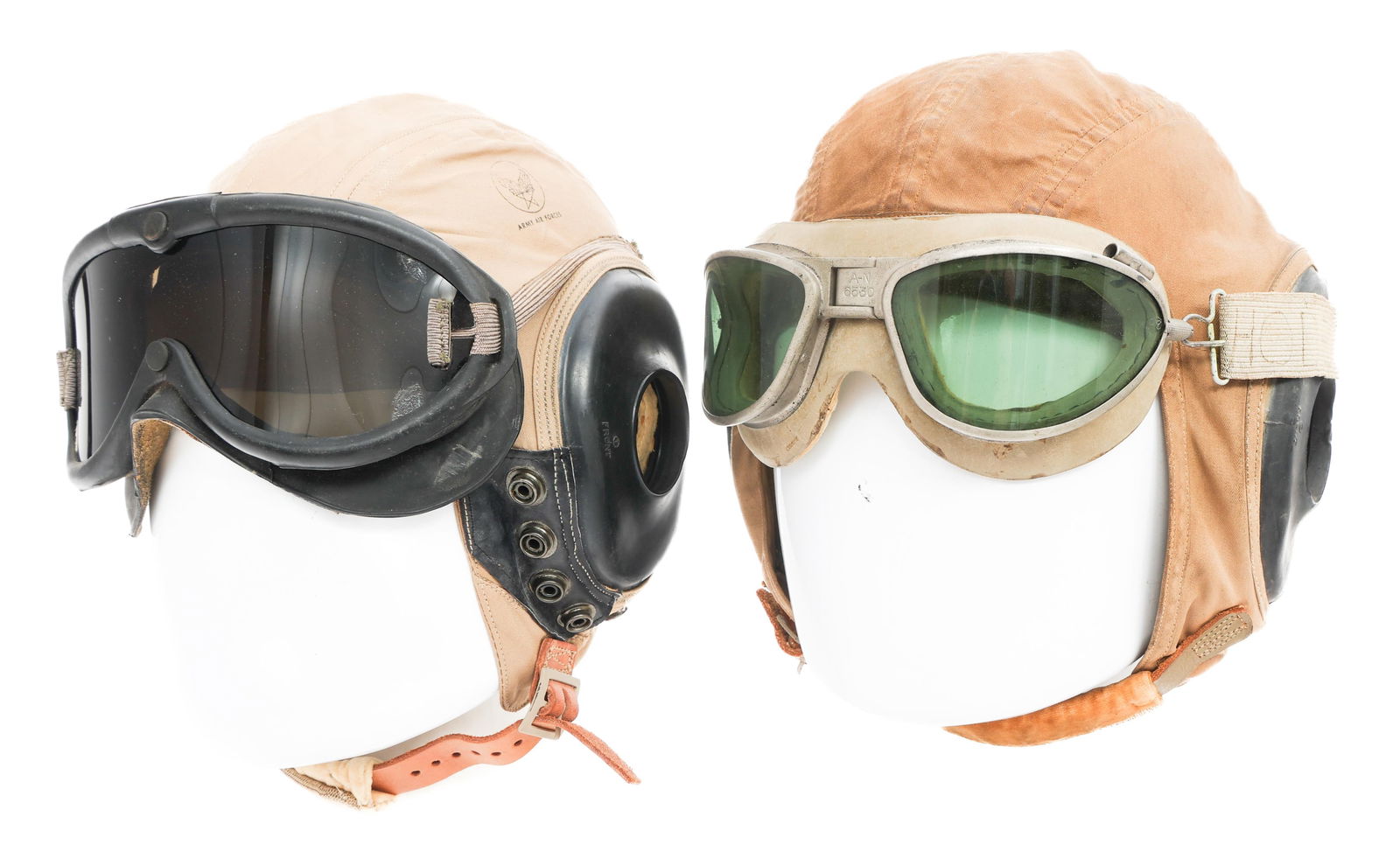 WWII US SUMMER FLIGHT HELMETS & GOGGLES (1 of 20)