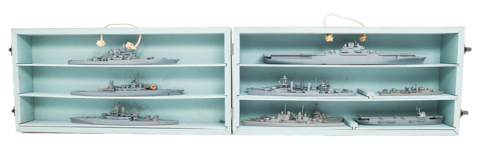 WWII US NAVY TEACHER WARSHIP RECOGNITION MODELS: WWII US NAVY TEACHER WARSHIP RECOGNITION MODELS WWII US Navy Teacher Warship Identification Kit, Box number 1. Wooden construction. Ships are screwed in place. Class of each ship model is ink stamped