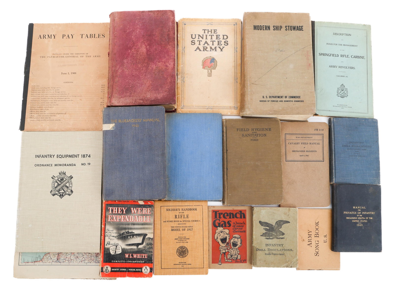 WWI - WWII US MILITARY REFERENCE BOOKS & MANUALS (1 of 14)