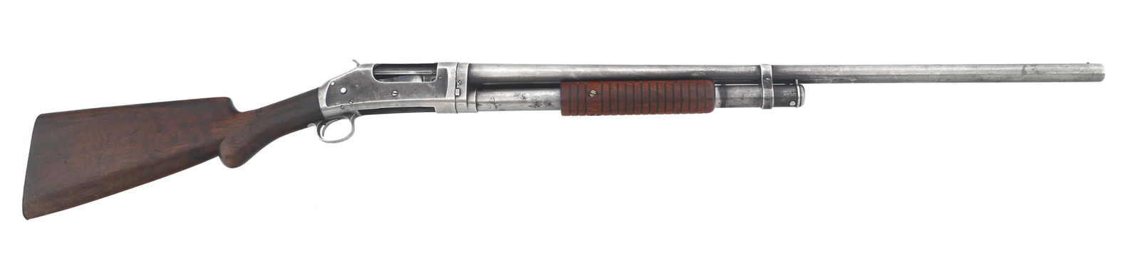 WINCHESTER MODEL 1897 12 GAUGE PUMP ACTION SHOTGUN: WINCHESTER MODEL 1897 12 GAUGE PUMP ACTION SHOTGUN 1904 Winchester Model 1897 12 gauge pump action shotgun. Fixed full choke. Bead front sight. Caliber / Gauge: 12 Barrel Length: 30" Serial Number: 19