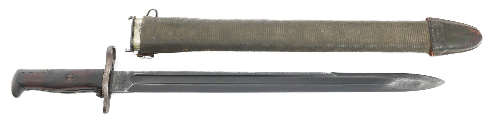WWI US M1905 BAYONET by SPRINGFIELD ARMORY: WWI US M1905 BAYONET by SPRINGFIELD ARMORY WWI US Army M1905 Bayonet. Single edged, blued blade with fuller. Maker marked by Springfield Armory and dated 1909 on the ricasso. Marked US and serial numb