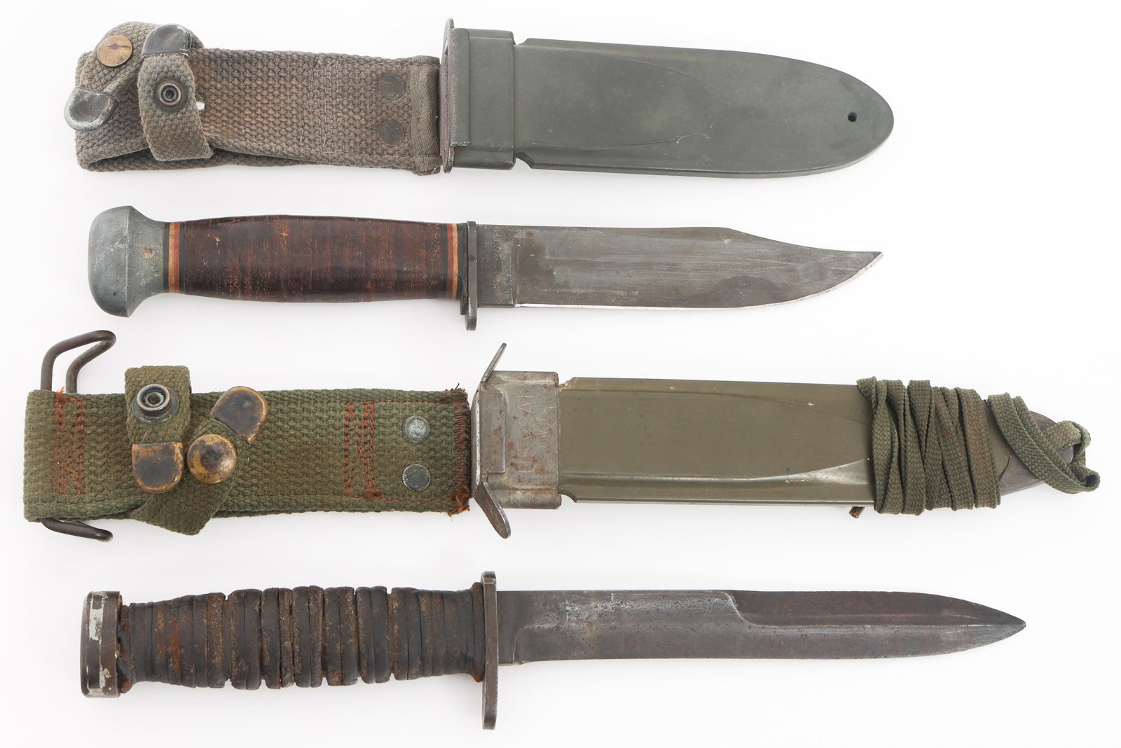 WWII US PAL RH-35 Mk-I KNIFE & M4 BAYONET: WWII US PAL RH-35 Mk-I KNIFE & M4 BAYONET WWII US Pal RH-35 MK-I & M4 Bayonet. (1) RH PAL-35 MkI Knife. Clip point, blued blade, maker marked by PAL with USN MK 1 on ricasso. Steel crossguard, leather