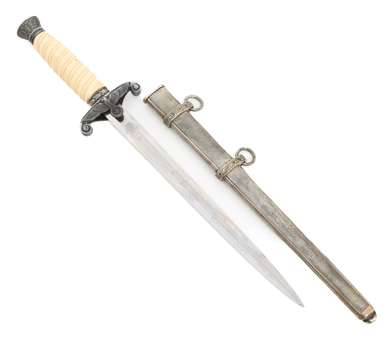 WWII GERMAN HEER M1935 DAGGER by EF HORSTER: WWII GERMAN HEER M1935 DAGGER by EF HORSTER WWII German Heer M1935 Officer Dress Dagger by EF Horster. Double edged, bright blade with visible crossgrain. Maker marked EF Horster on ricasso. Leather b