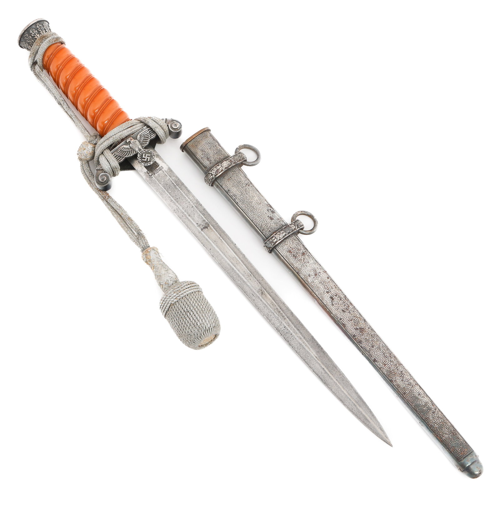 WWII GERMAN HEER M35 OFFICER DAGGER by EICKHORN: WWII GERMAN HEER M35 OFFICER DAGGER by EICKHORN WWII German Army Model 1935 Dress Dagger. Double edged, bright blade. Maker marked by Eickhorn on the ricasso. Alloy based hilt with steel ferrule and o