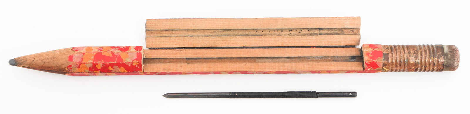 WWII BRITISH SOE DISPLAY CONCEALED DAGGER PENCIL: WWII BRITISH SOE DISPLAY CONCEALED DAGGER PENCIL WWII British SOE Display Concealed Dagger Pencil. Wooden pencil marked "259 Big Chief " and marked by Eagle Pencil. Interior compartment with removable
